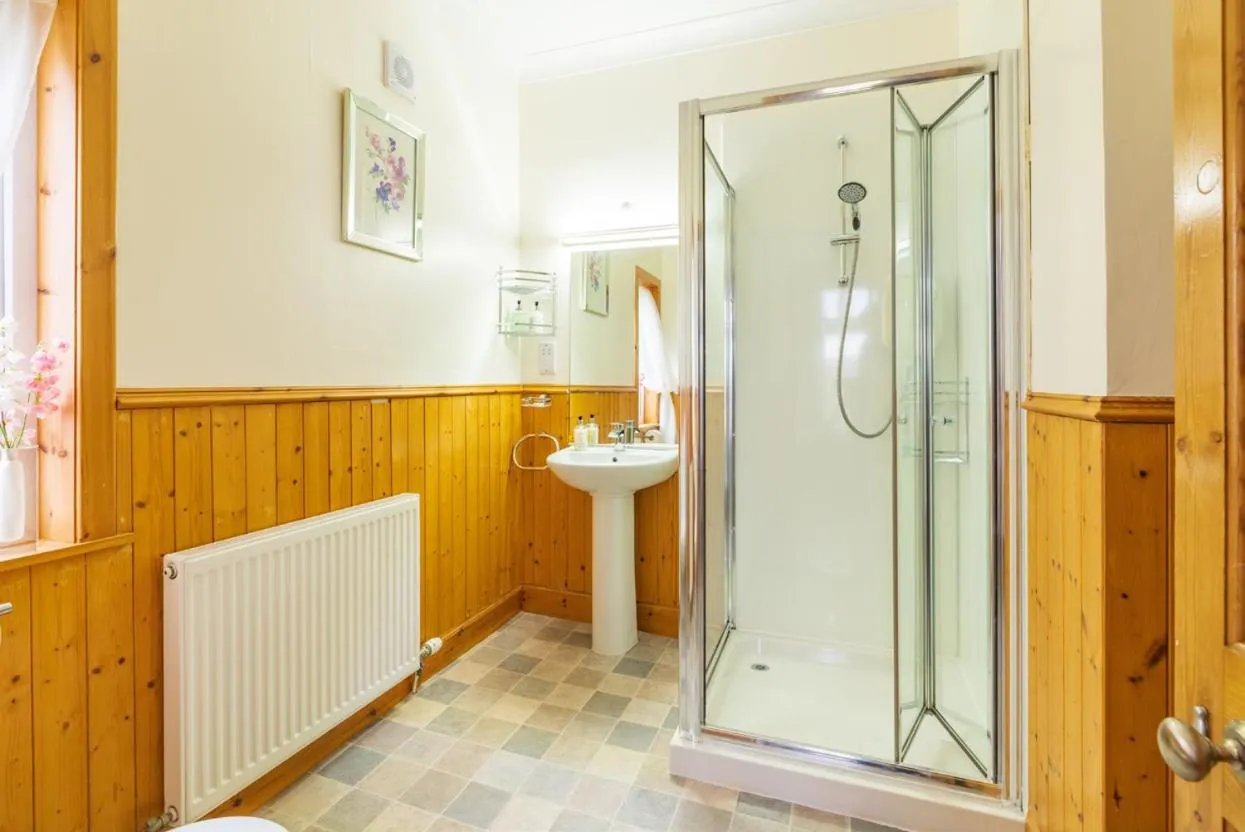 Bathroom in Strathview Lodge B&B