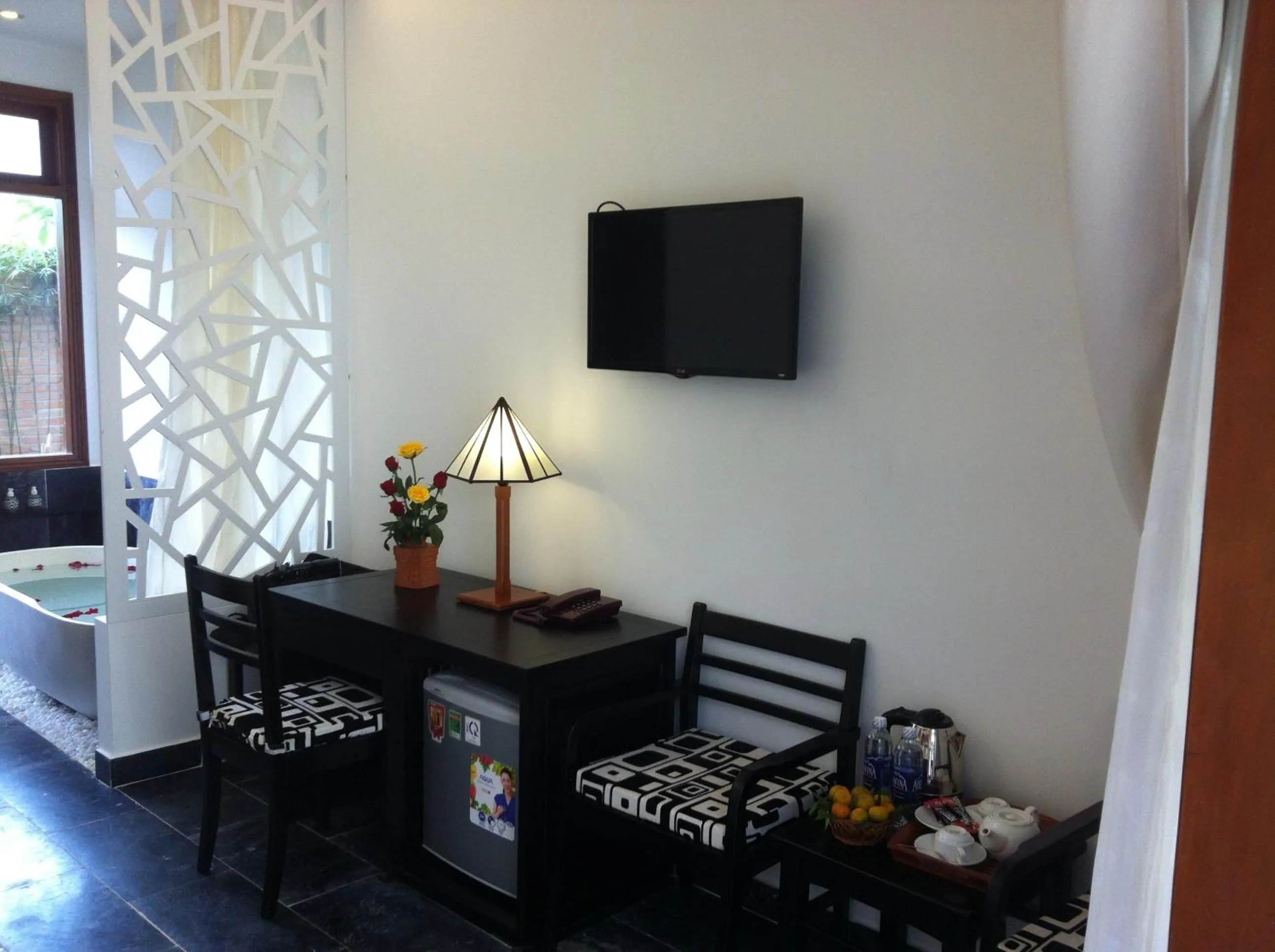 Decorative detail, Bed in Hoi An TNT Villa