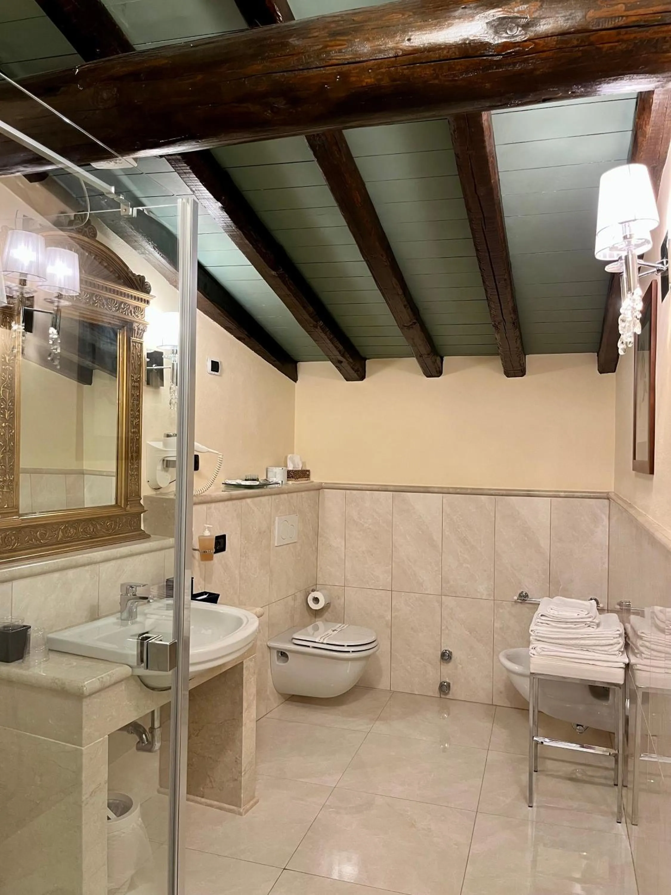 Shower in Relais I Due Roccoli