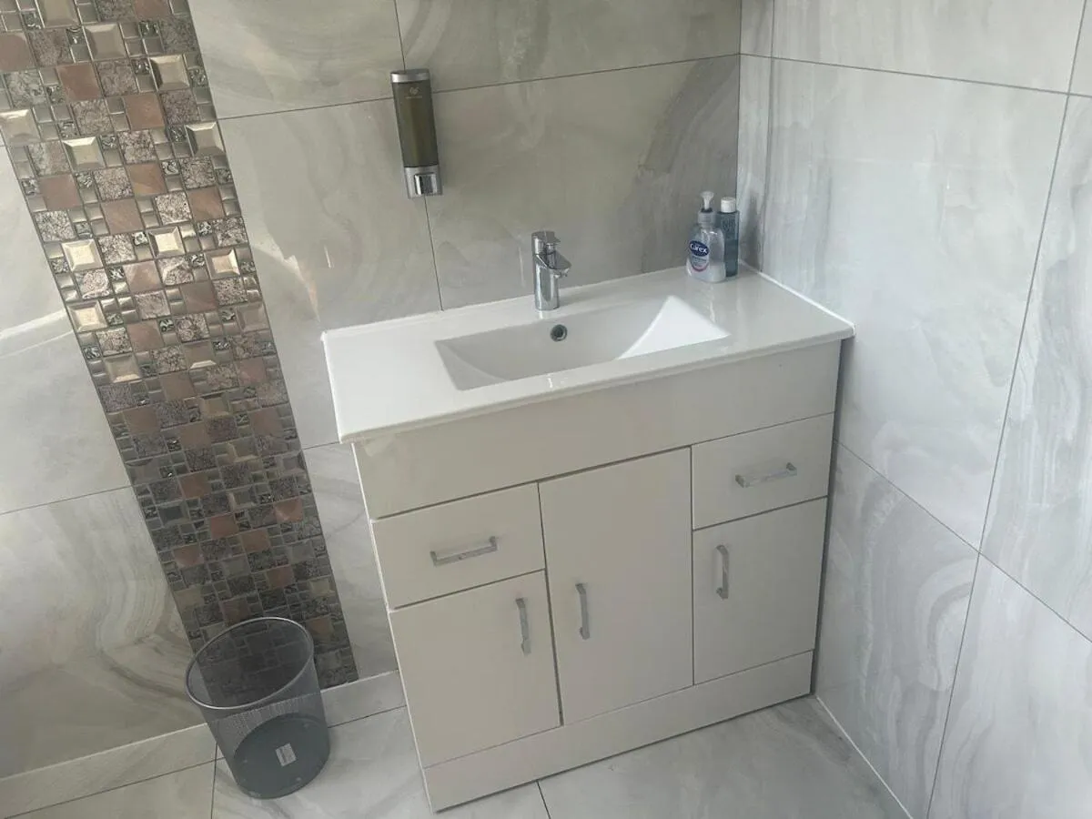 Bathroom in Tooting Stays