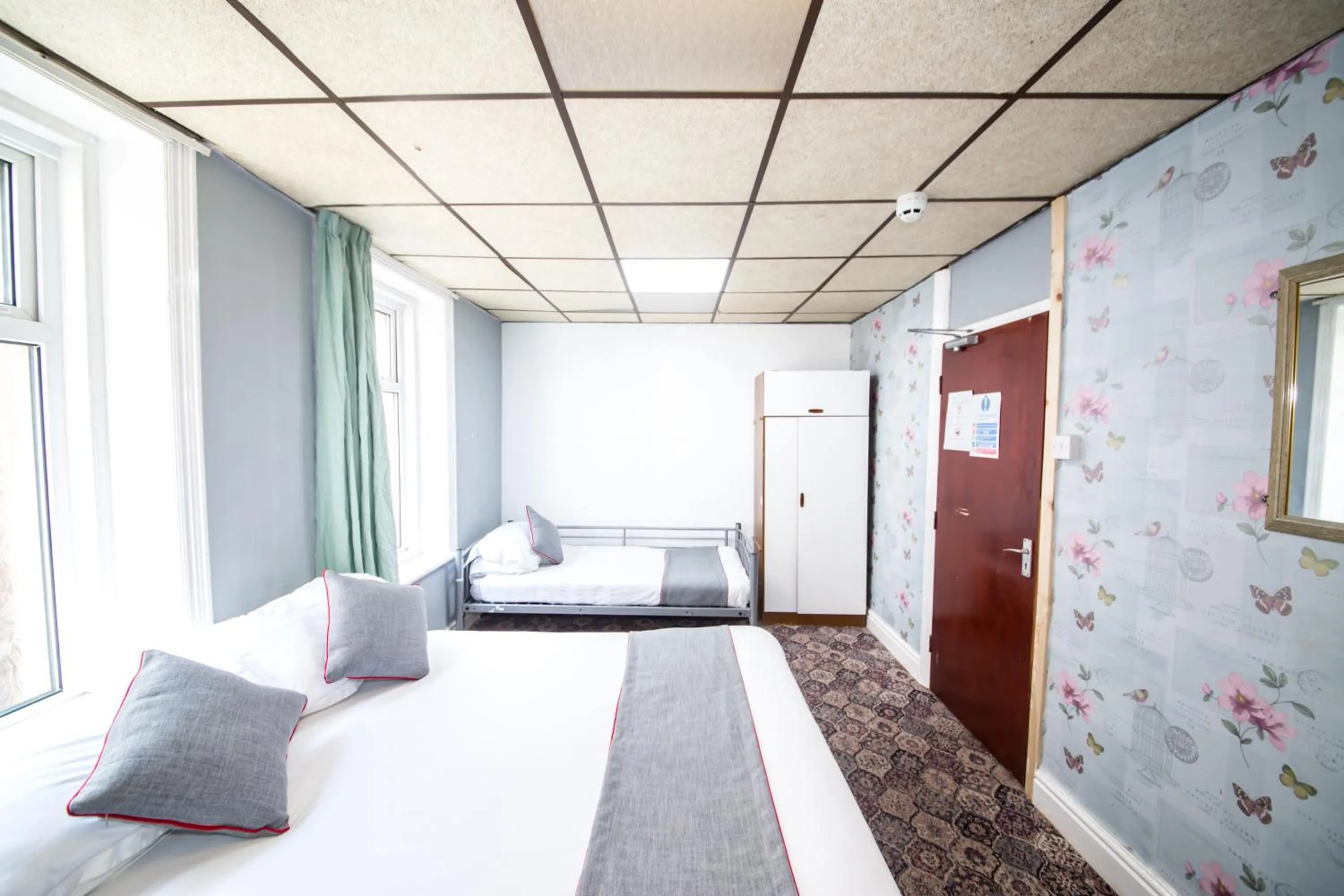 Bedroom, Bed in MyRoomz Silver Strand Hotel