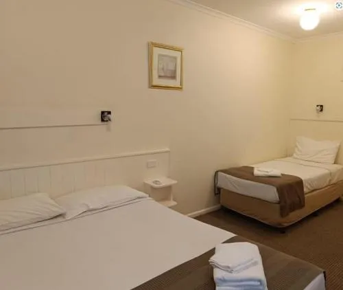 Lazy River Motor Inn