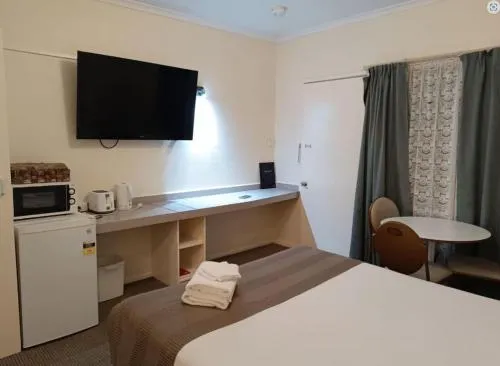 Lazy River Motor Inn