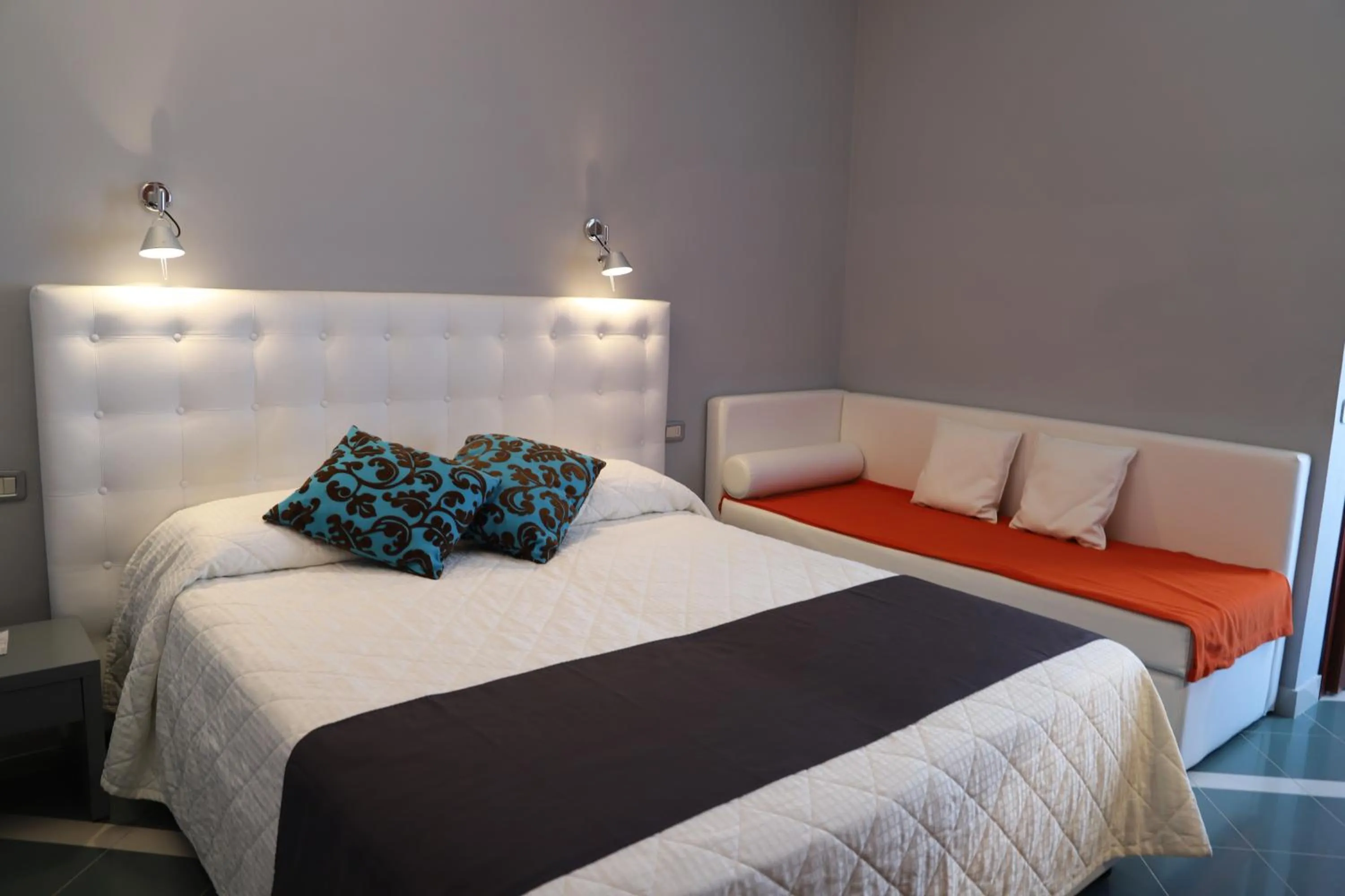 Bed in Hotel Metropol