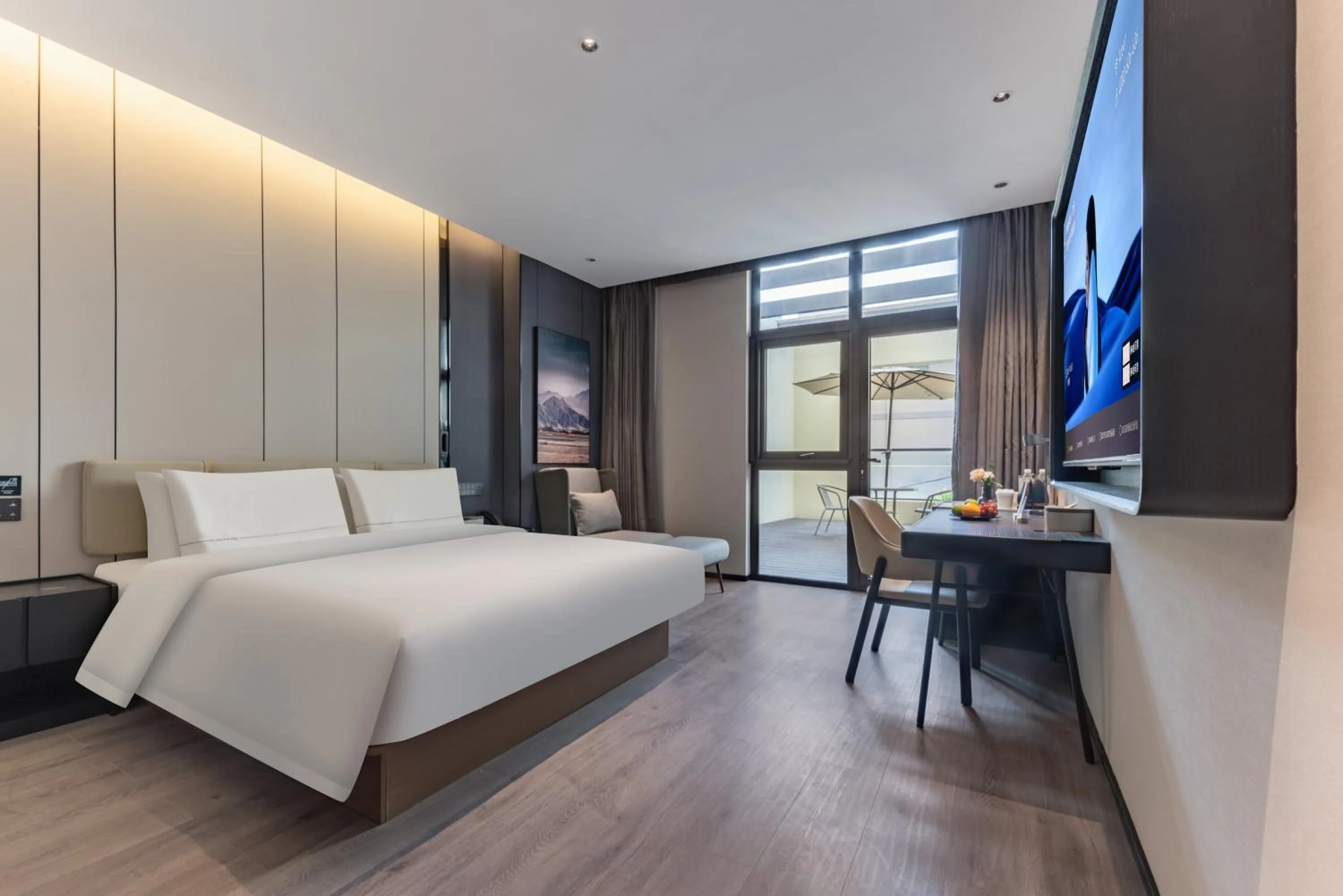 Bed in Atour Hotel Hangzhou Xiaoshan Airport Airport Town