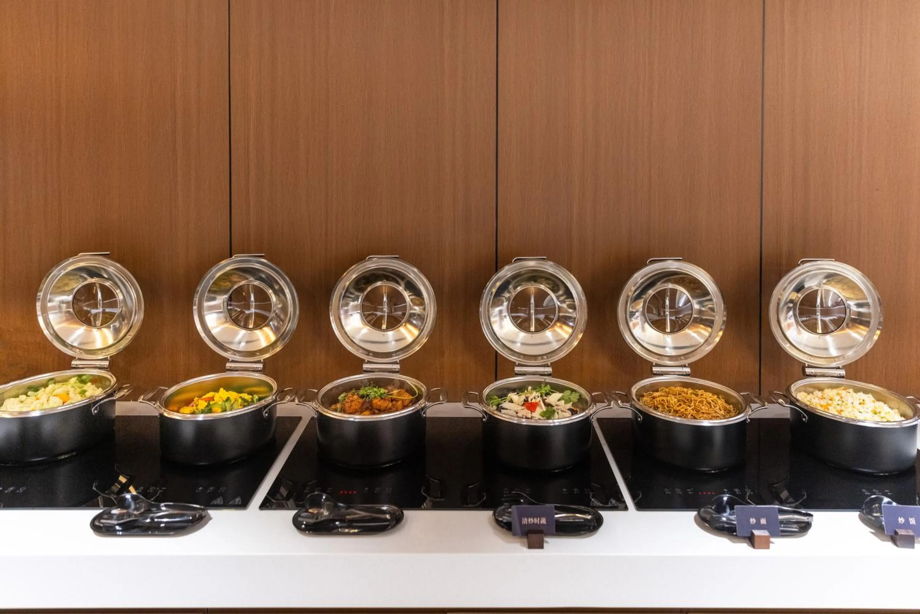 Breakfast in Atour Hotel Hangzhou Xiaoshan Airport Airport Town