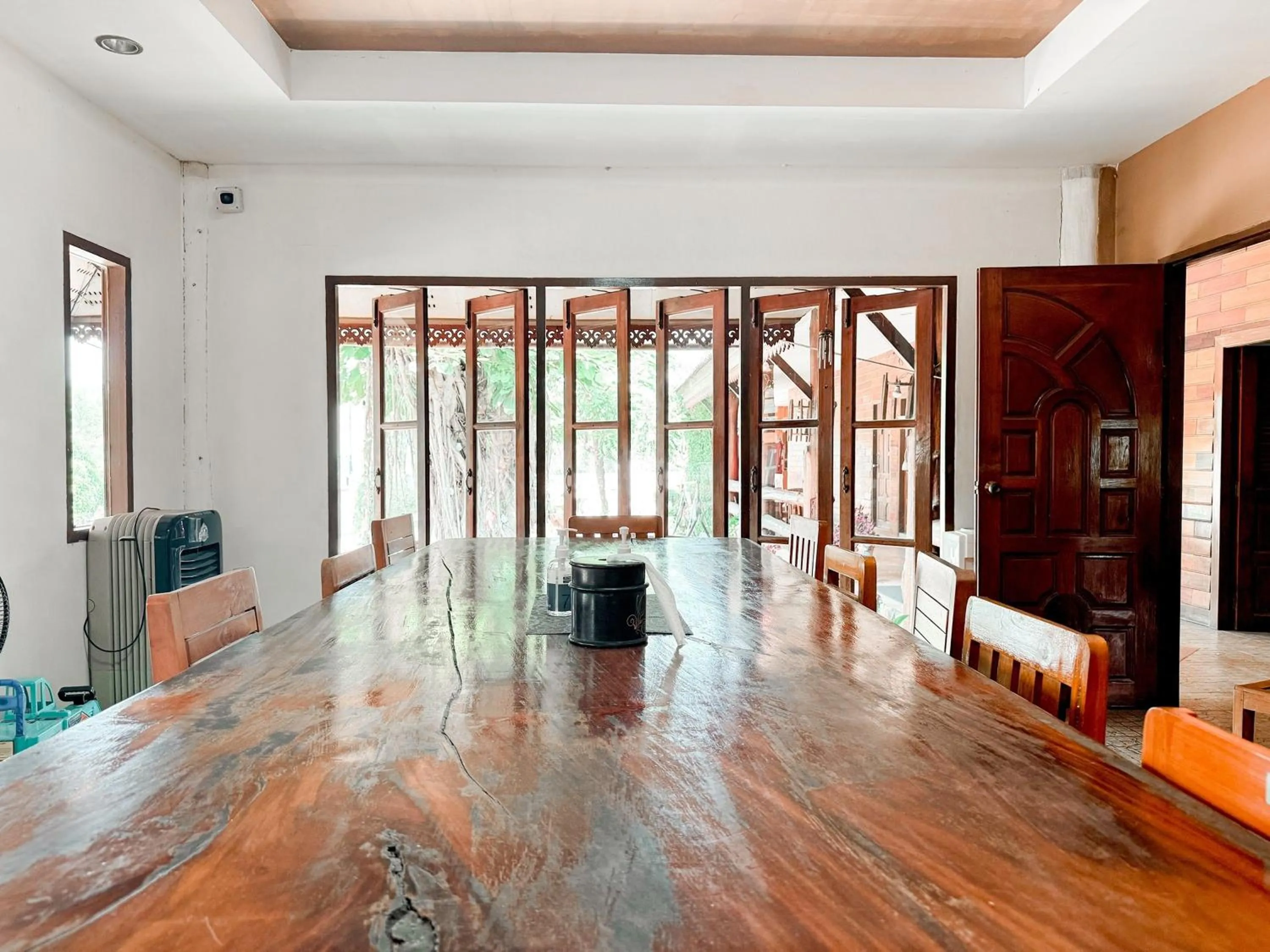 Restaurant/places to eat in The Northern View Hotel