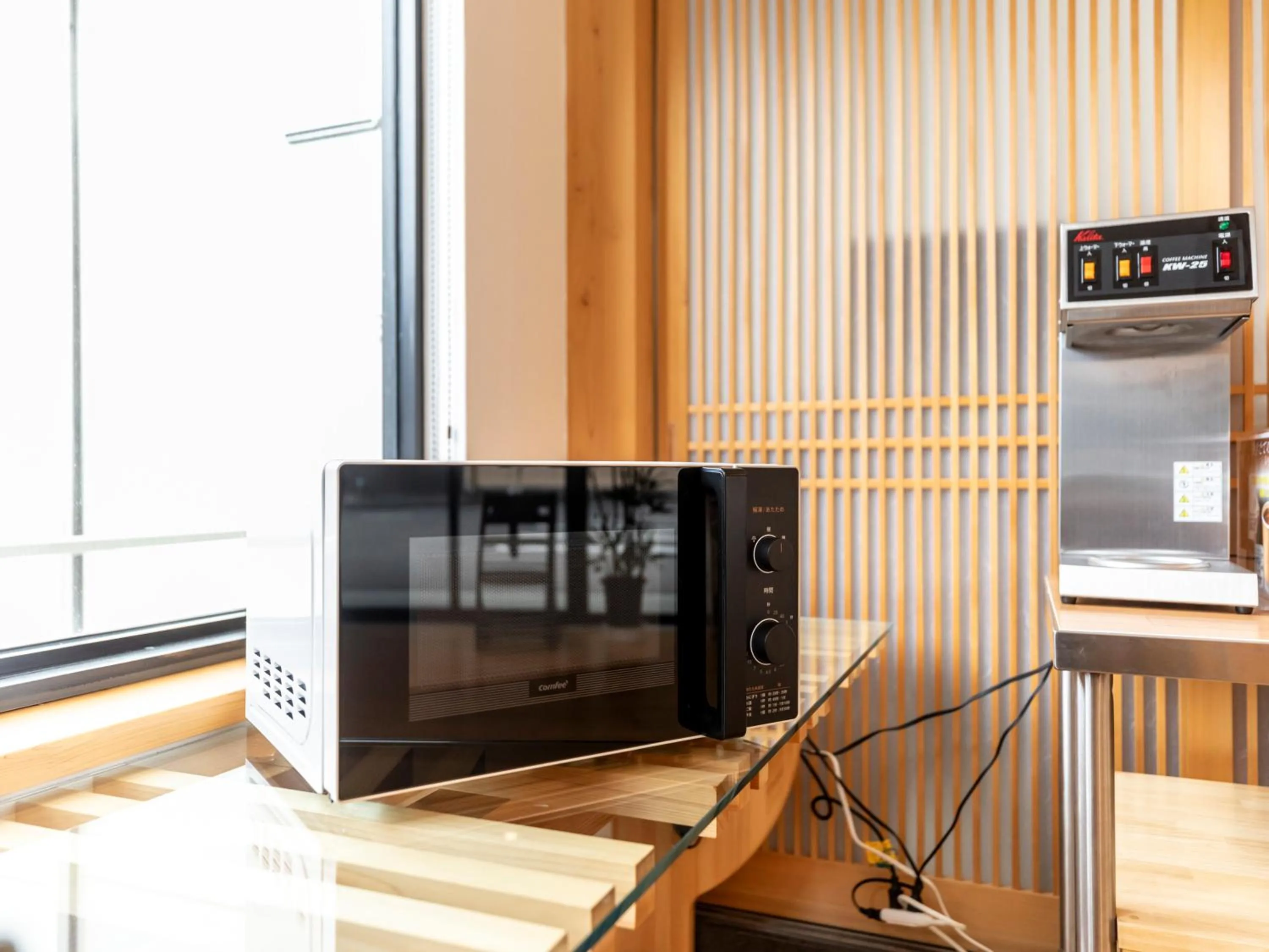 Restaurant/places to eat in Business Hotel Awaikeda Eleven 2