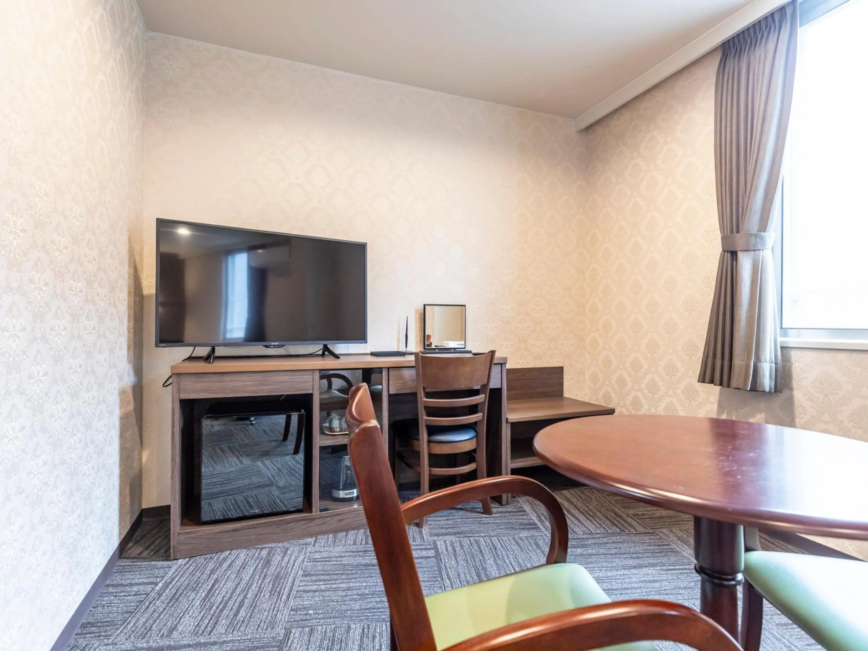 Photo of the whole room in Business Hotel Awaikeda Eleven 2