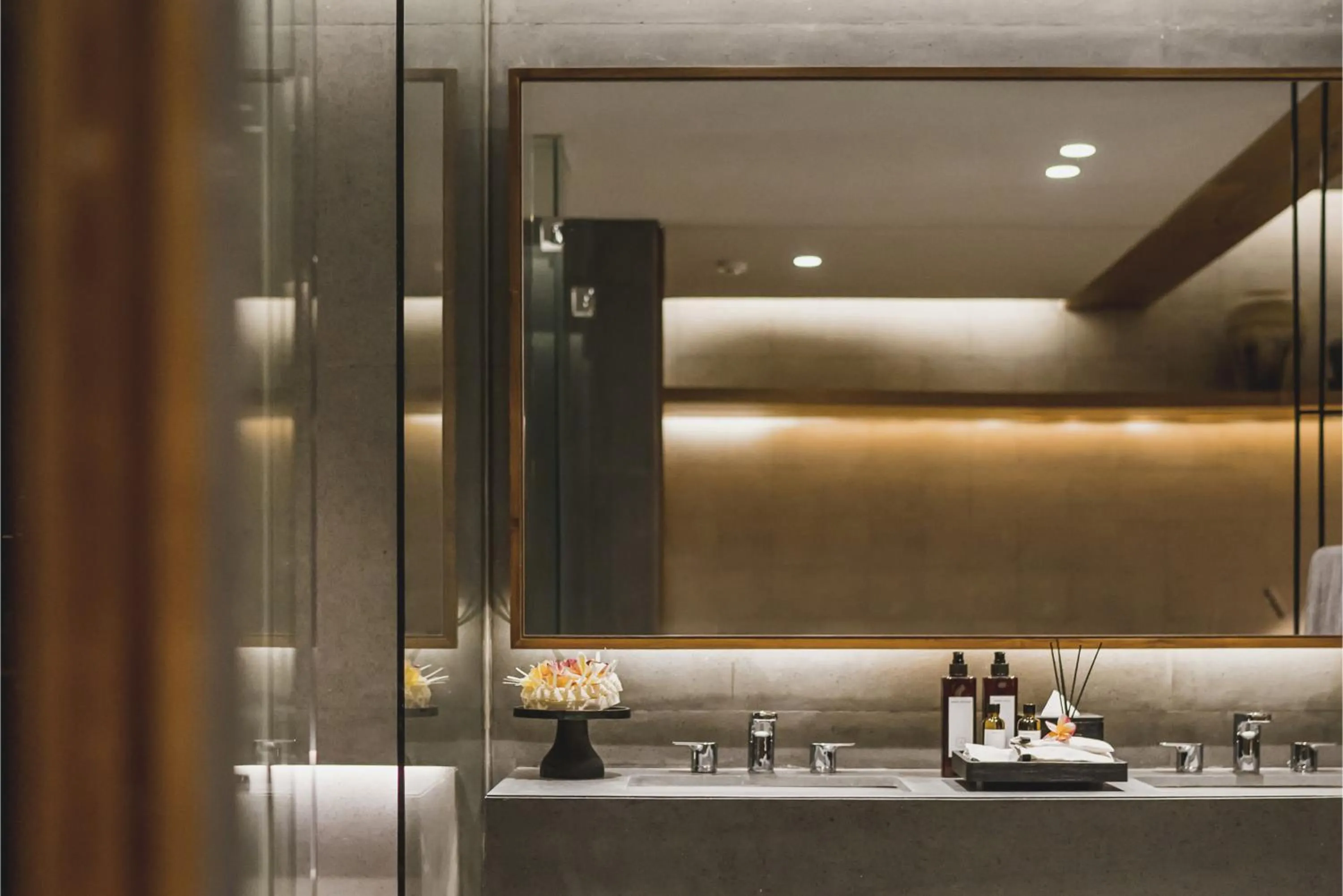 Bathroom in iSuite by Ekosistem