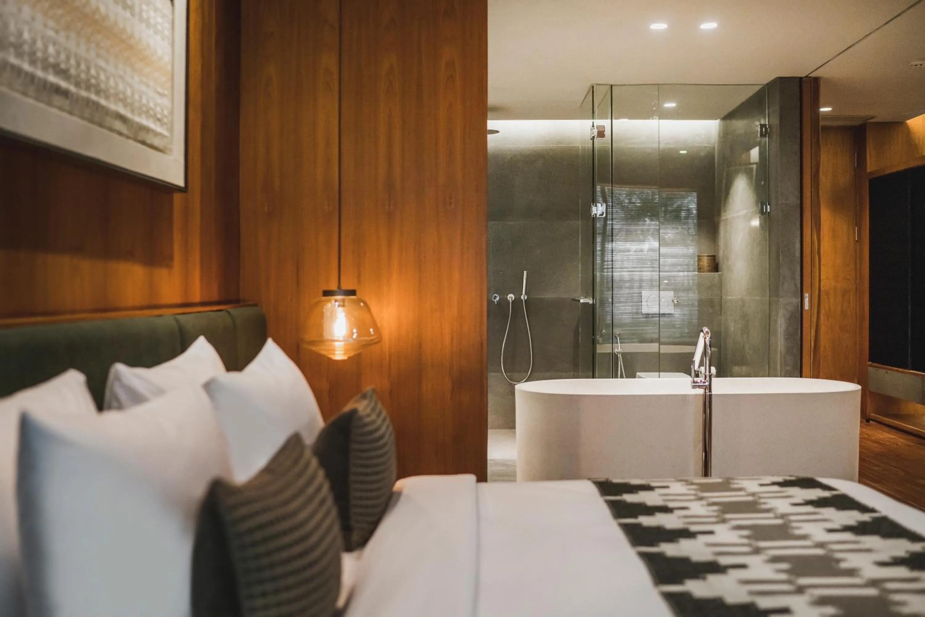 Bed in iSuite by Ekosistem