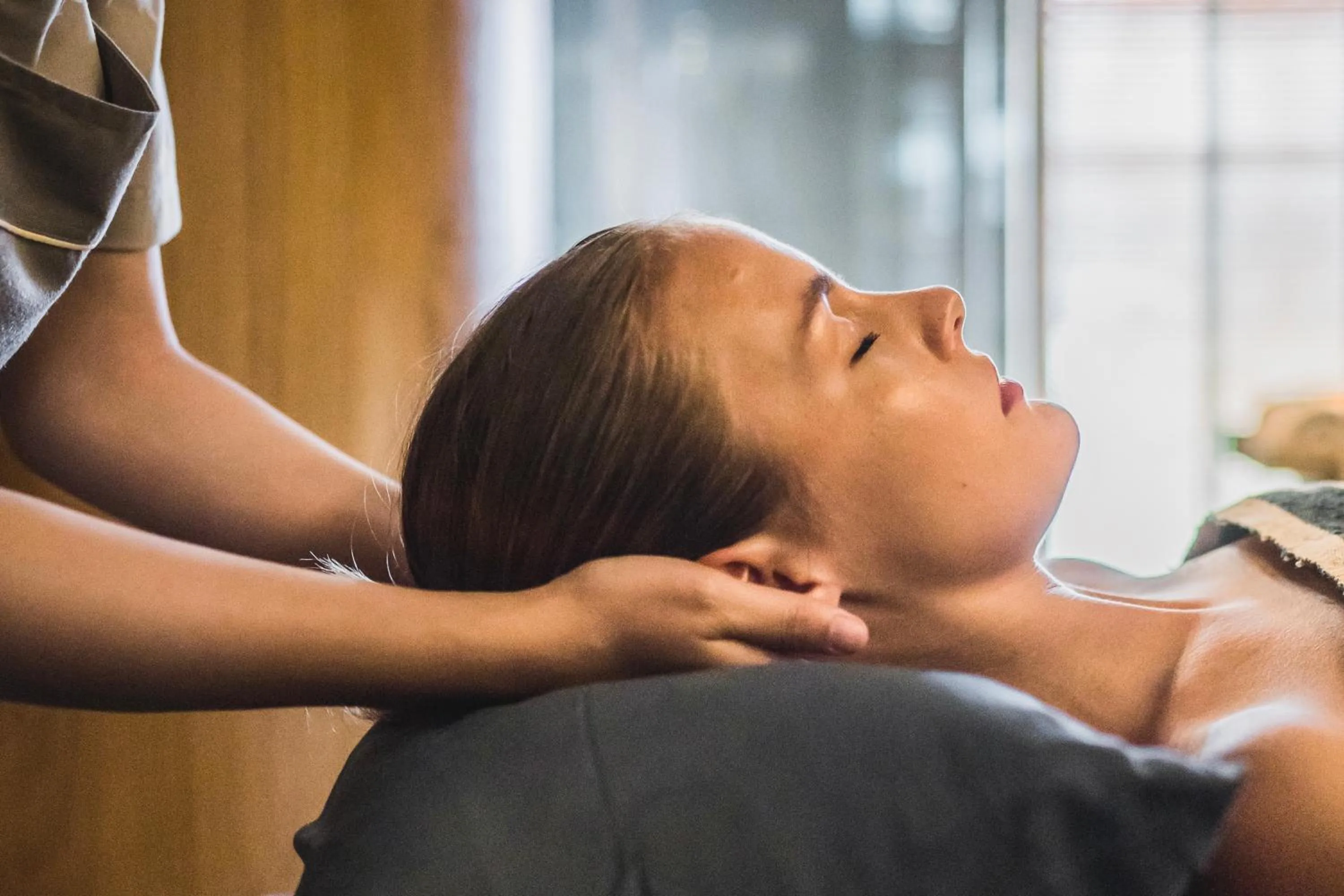 Massage in iSuite by Ekosistem