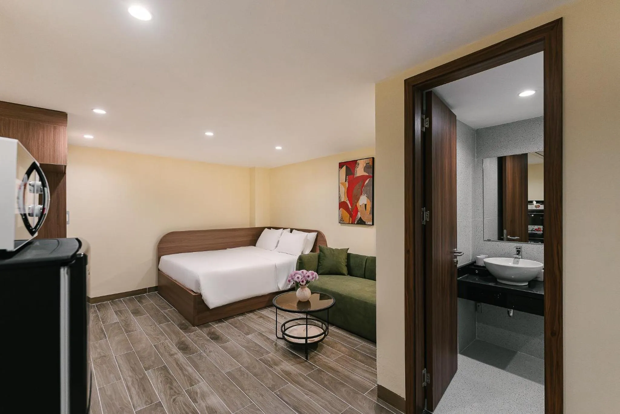 Toilet, Bed in An Nguyen Lakeside Residence