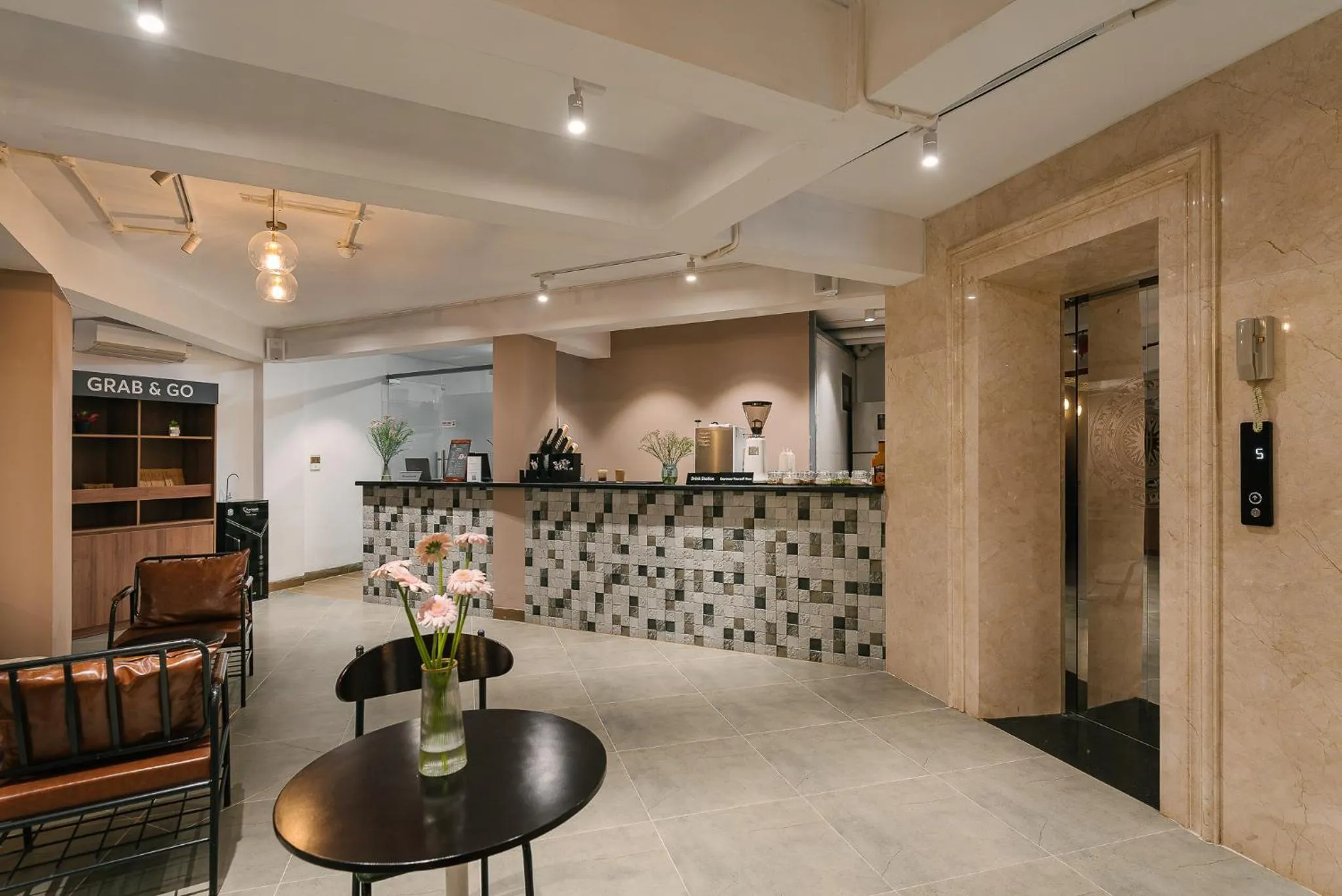 Lounge or bar in An Nguyen Lakeside Residence