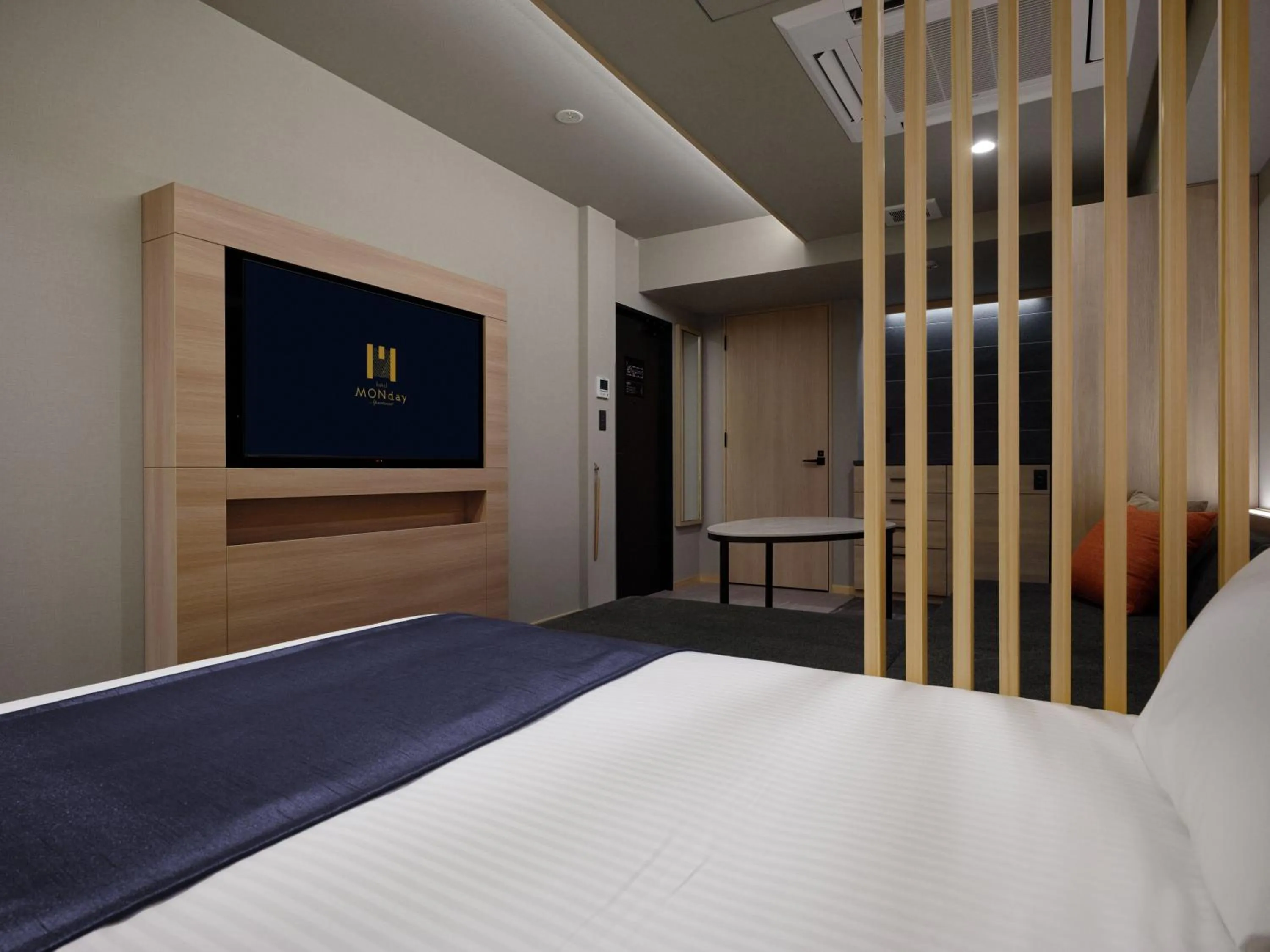 Bed in Premium Apart MONday KYOTO GOJO