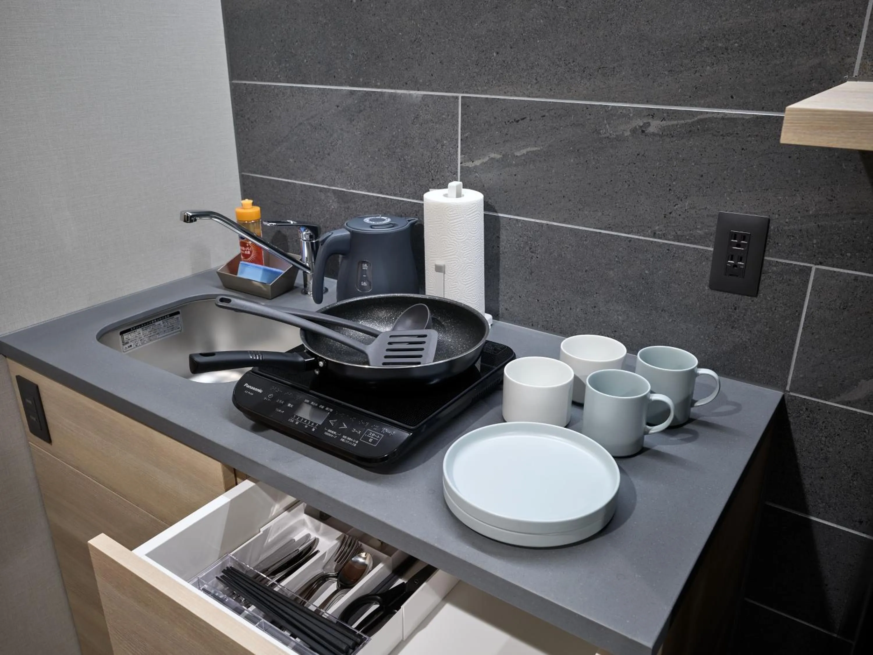 Premium Apart MONday KYOTO GOJO