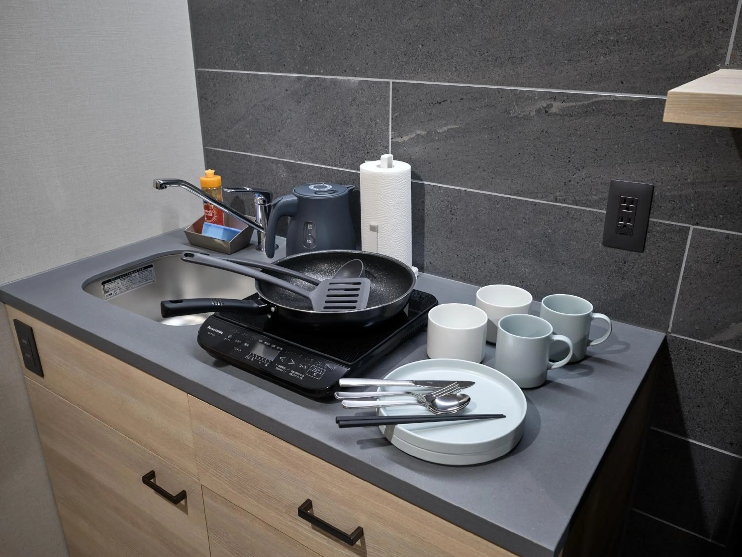 Premium Apart MONday KYOTO GOJO