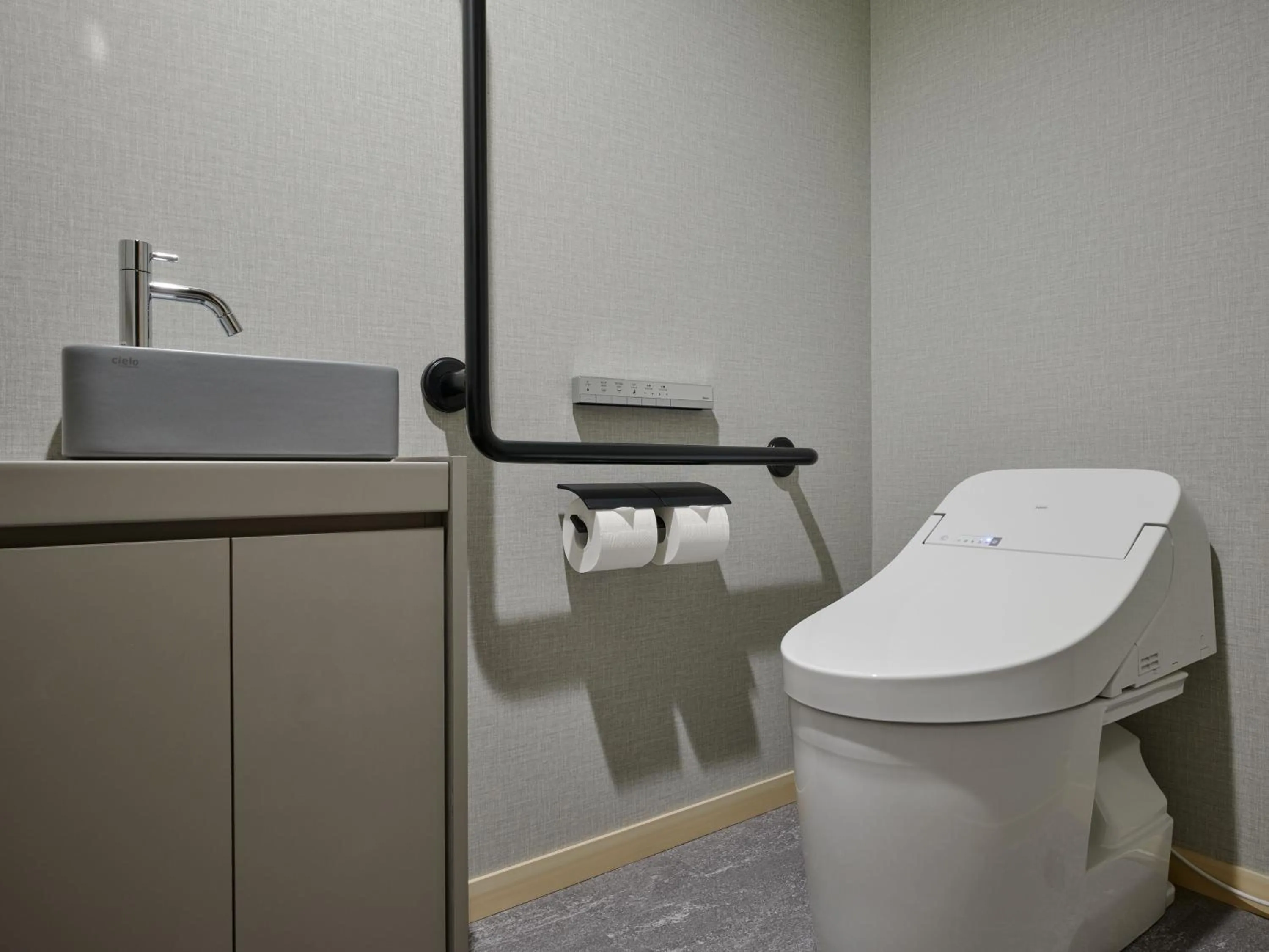 Premium Apart MONday KYOTO GOJO