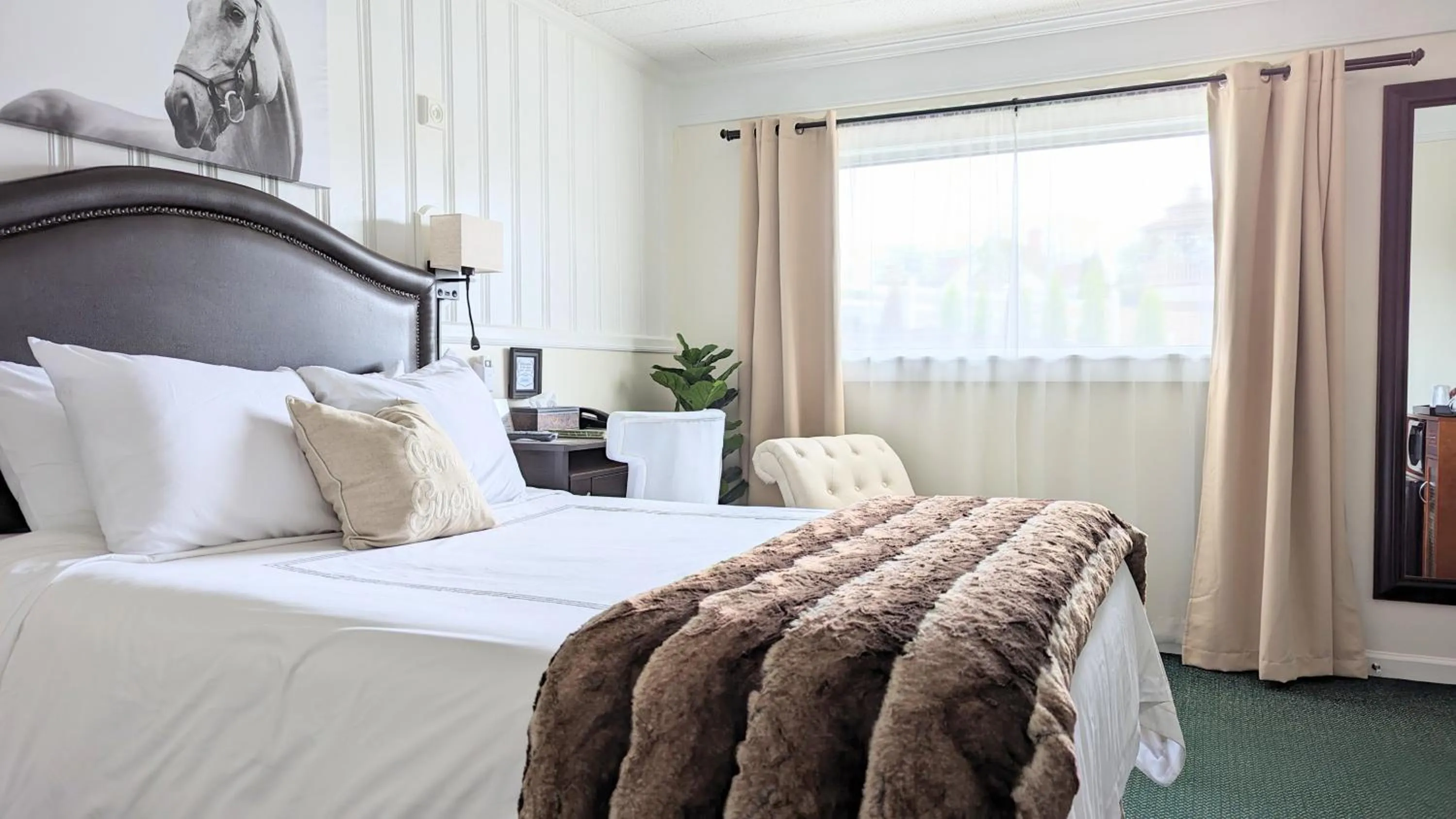 Bed in Amherst Inn - Virginia