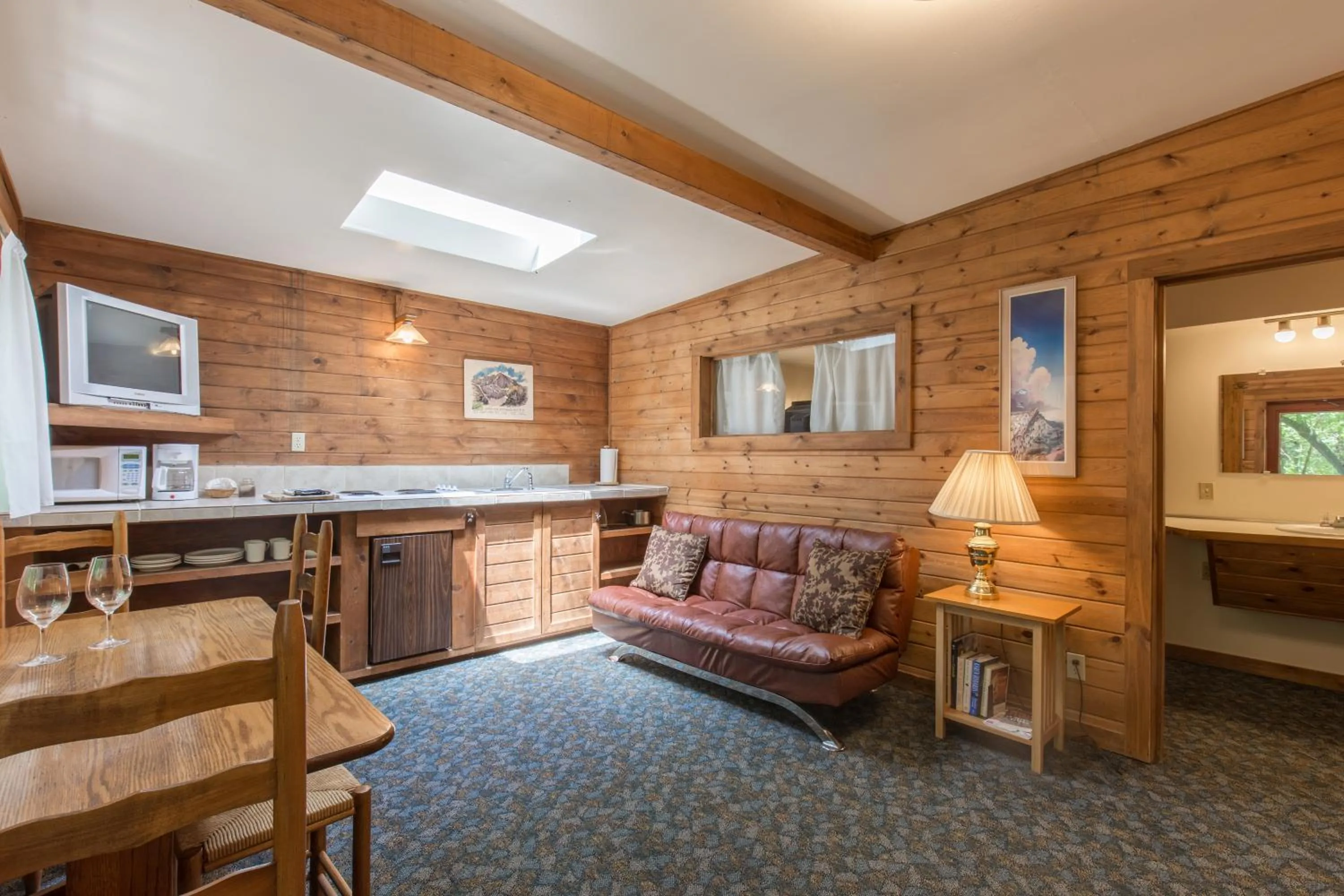 Kitchen or kitchenette in A-Lodge Boulder
