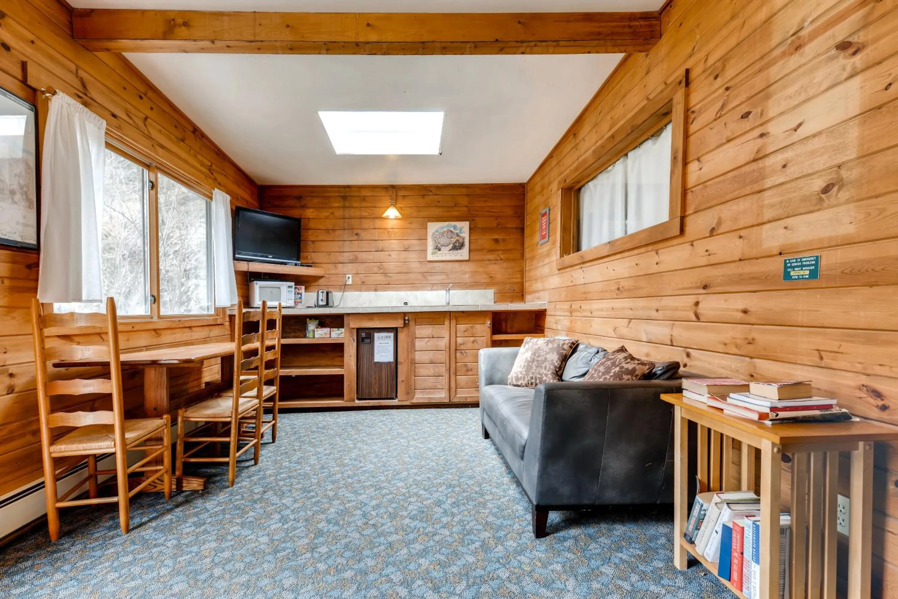 Seating area in A-Lodge Boulder