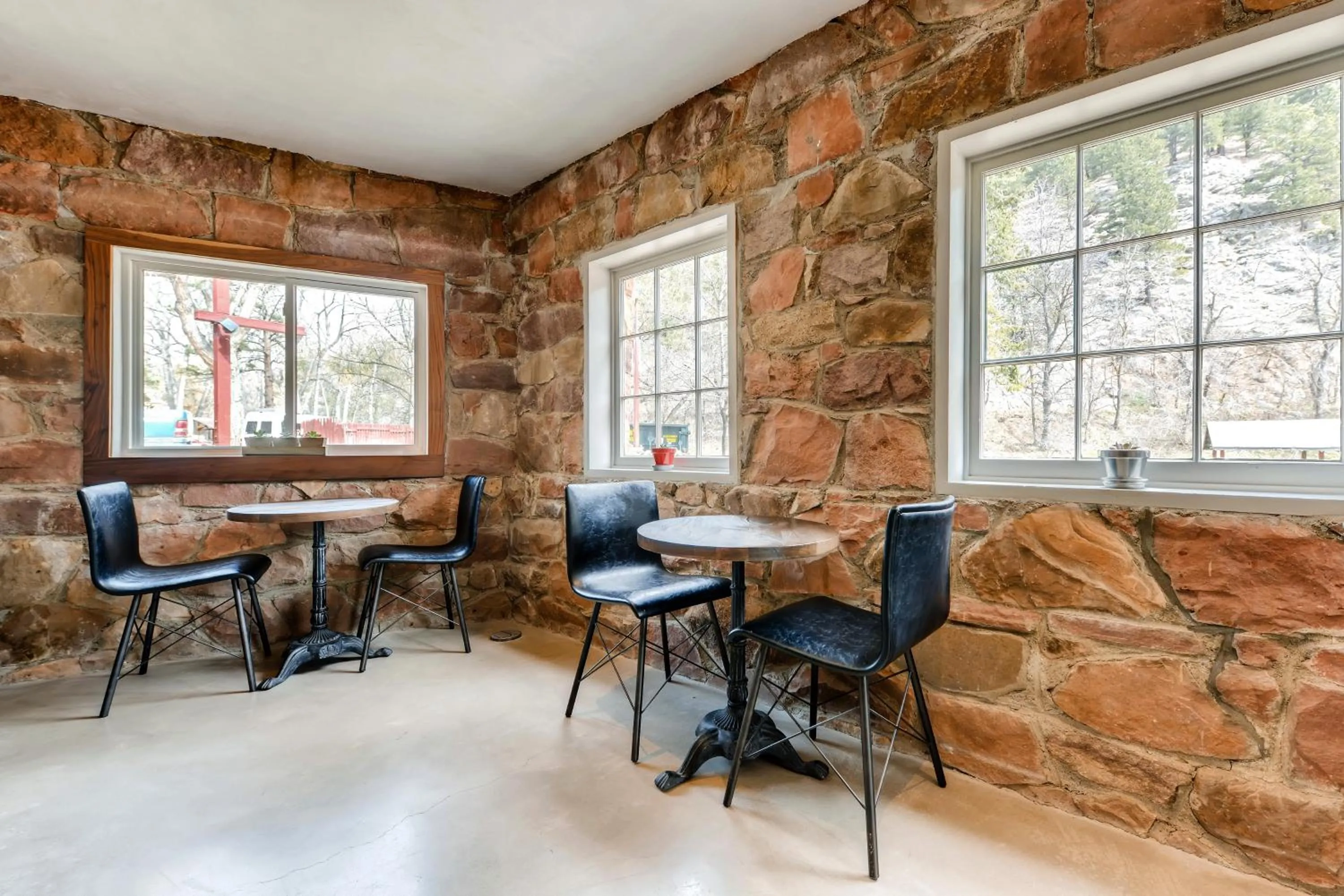 Seating area in A-Lodge Boulder