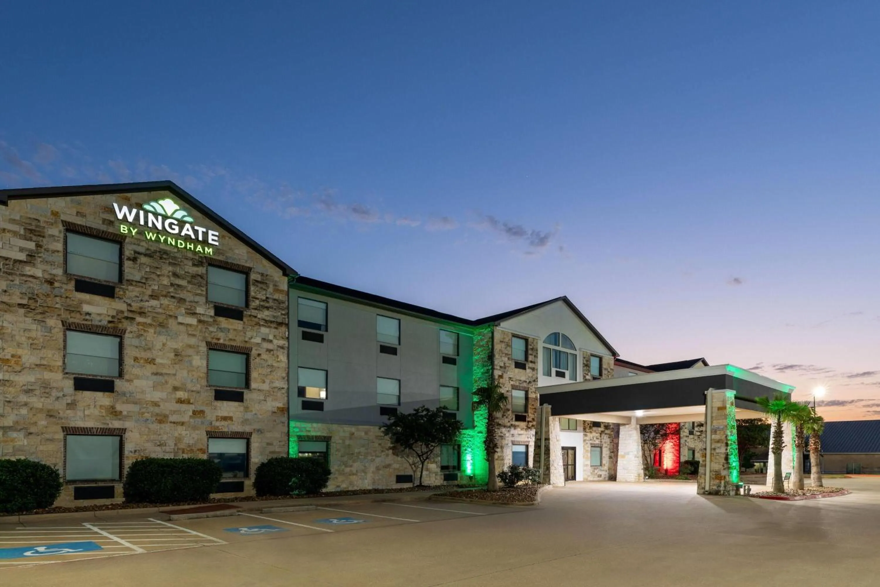 Property building in Hawthorn Extended Stay by Wyndham College Station South