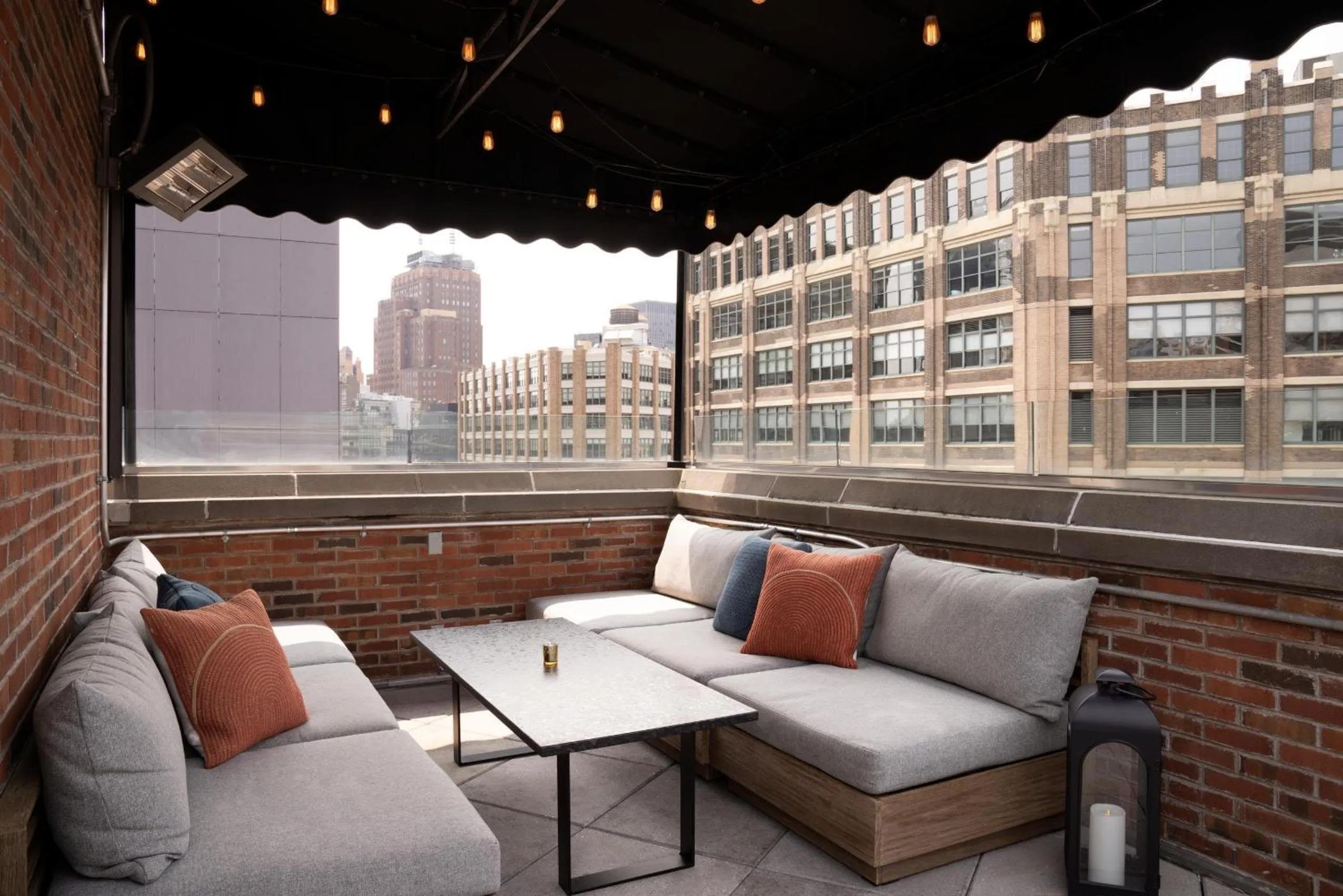 Lounge or bar in Arlo SoHo