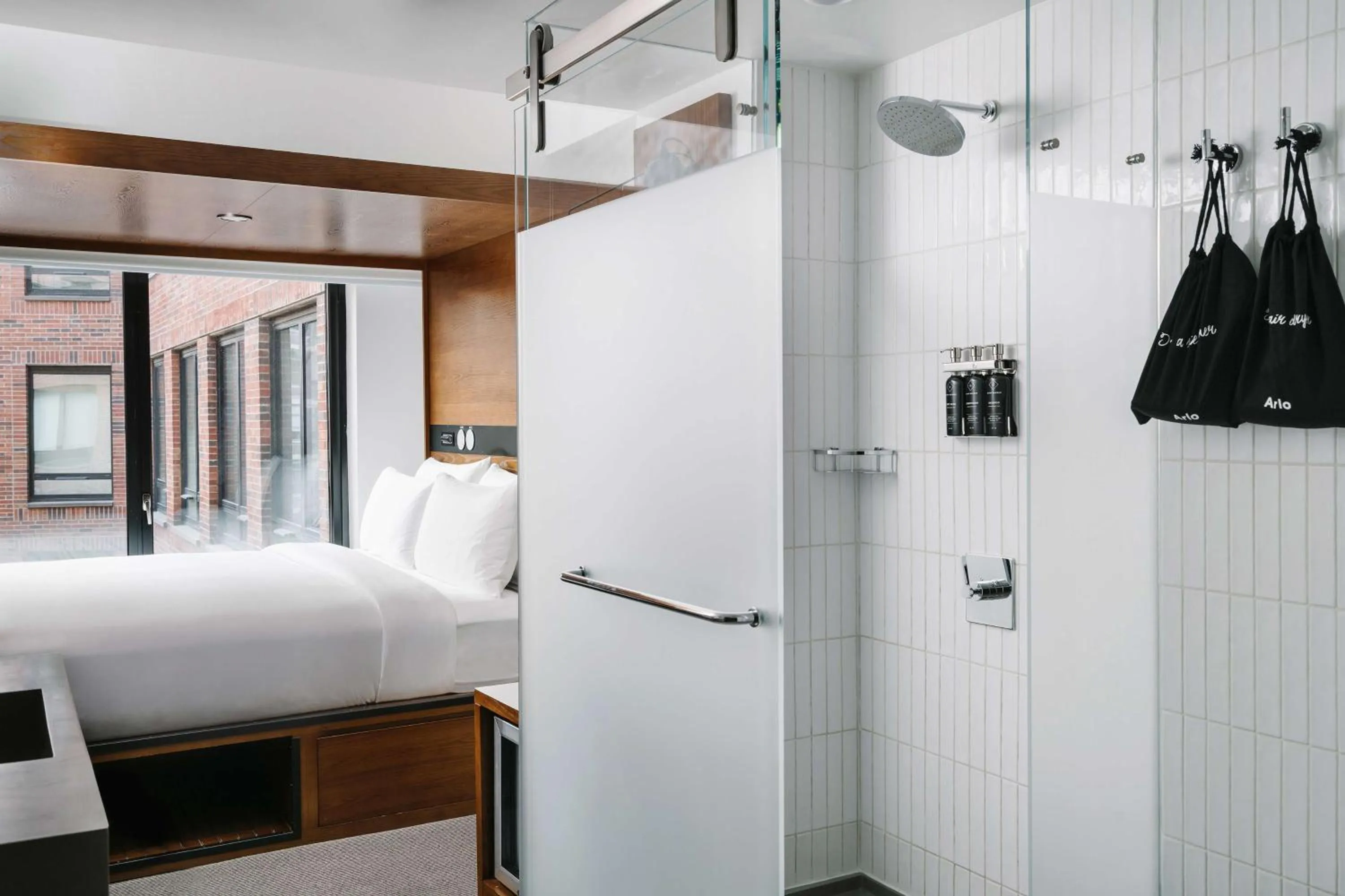 Bathroom, Bed in Arlo SoHo