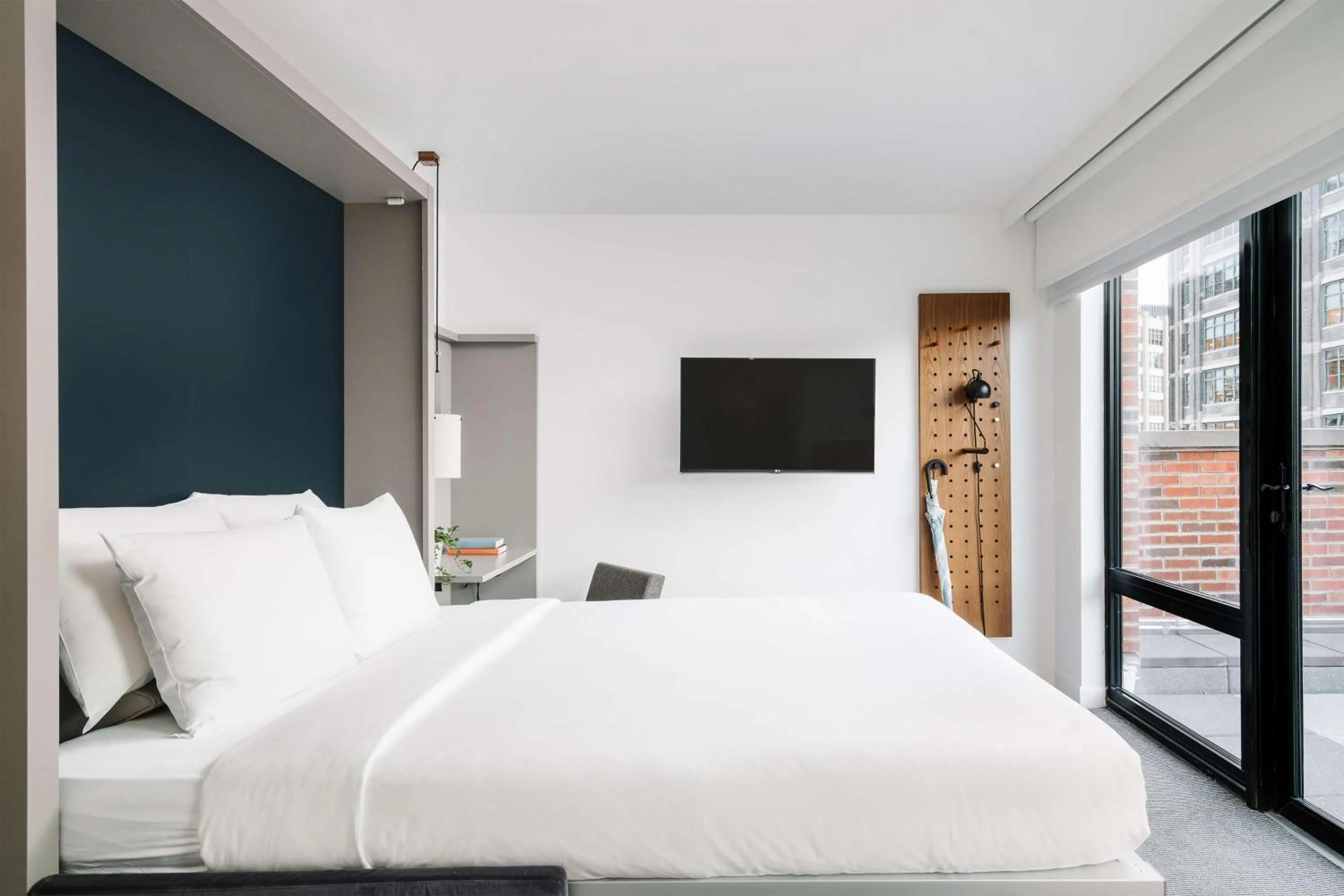 Patio, Bed in Arlo SoHo