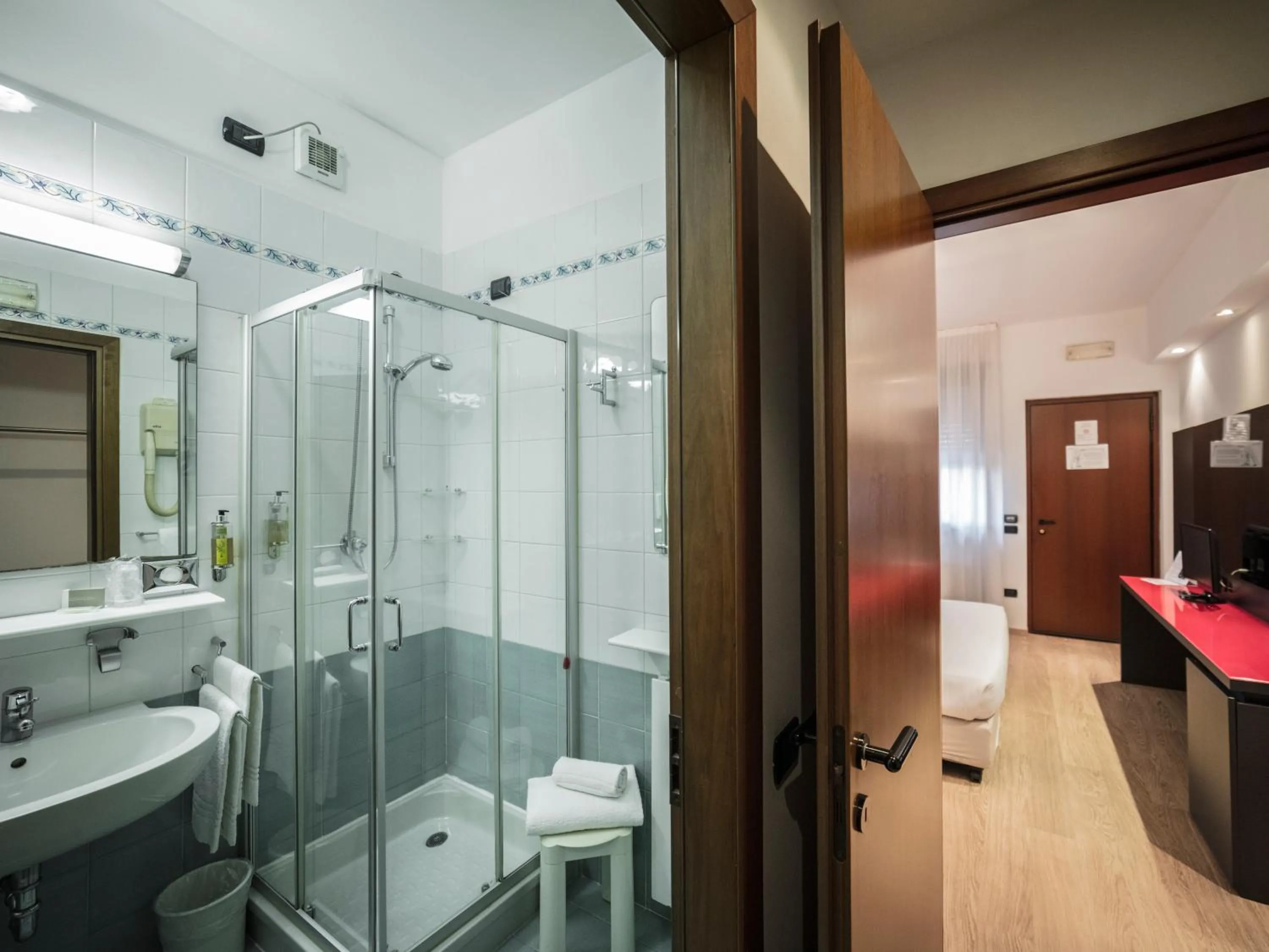 Bathroom in Blue Relais Maggiore