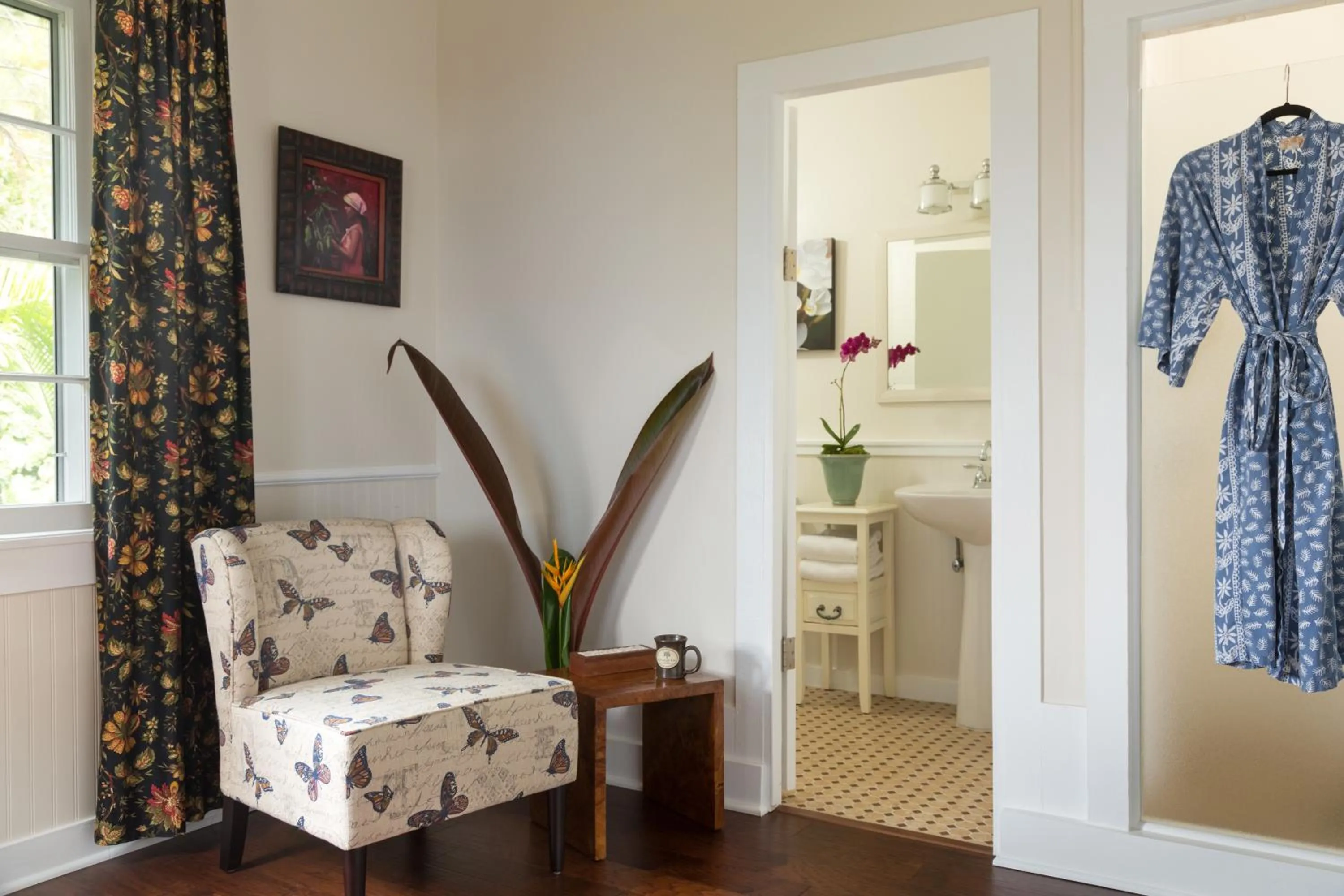 Bedroom in Holualoa Inn