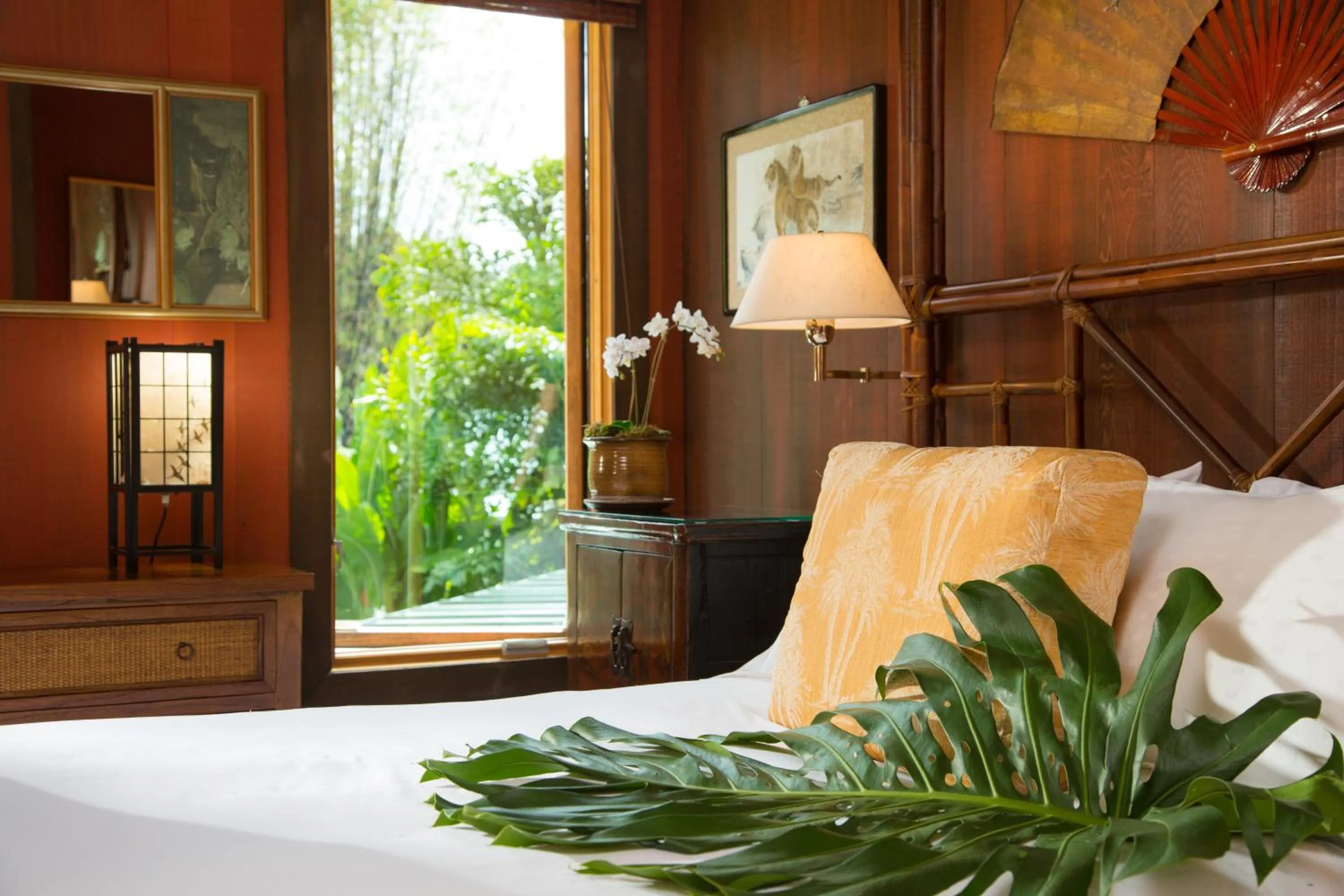 Bedroom, Bed in Holualoa Inn