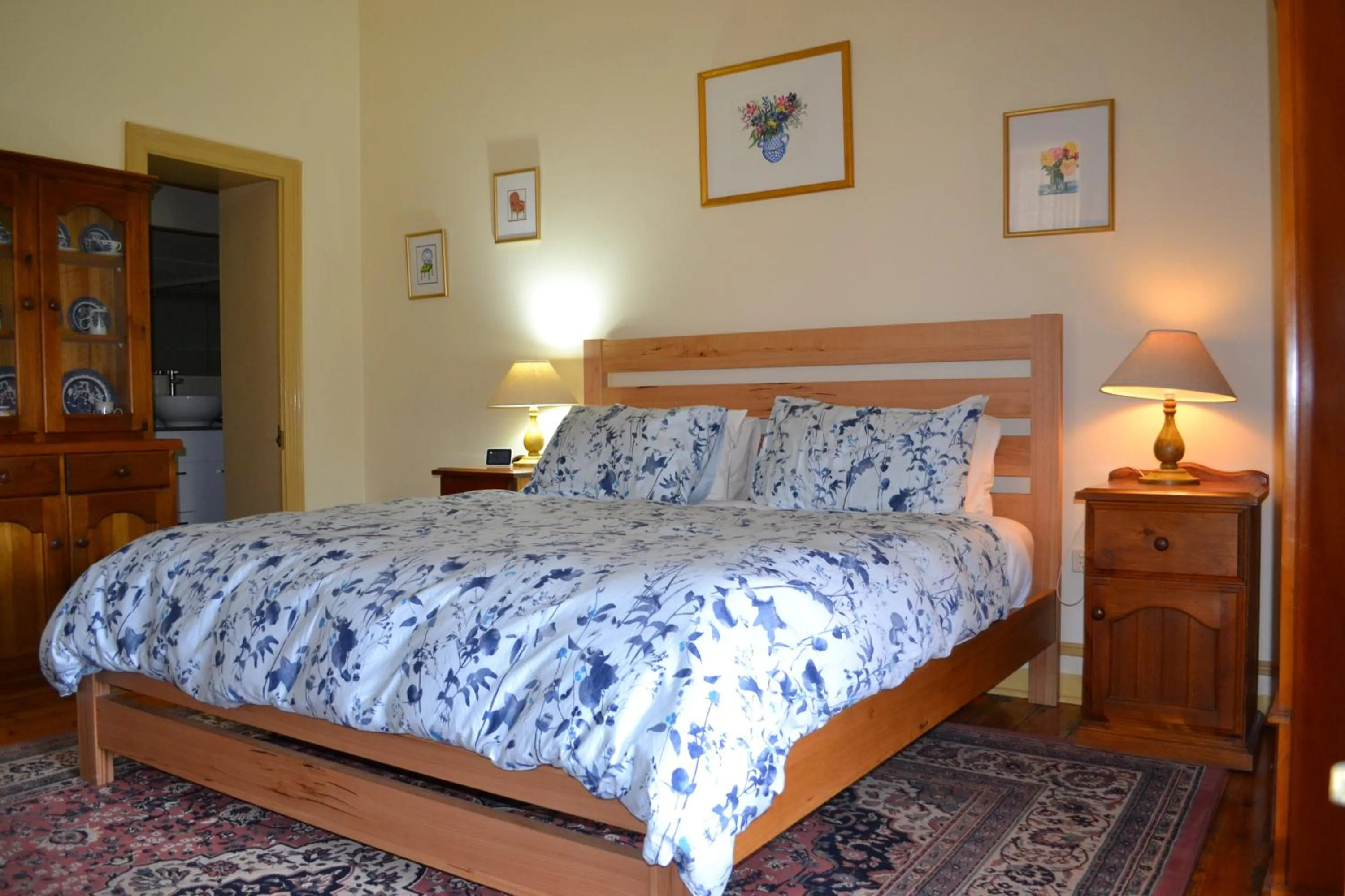 Bed in Robe House Heritage Accommodation