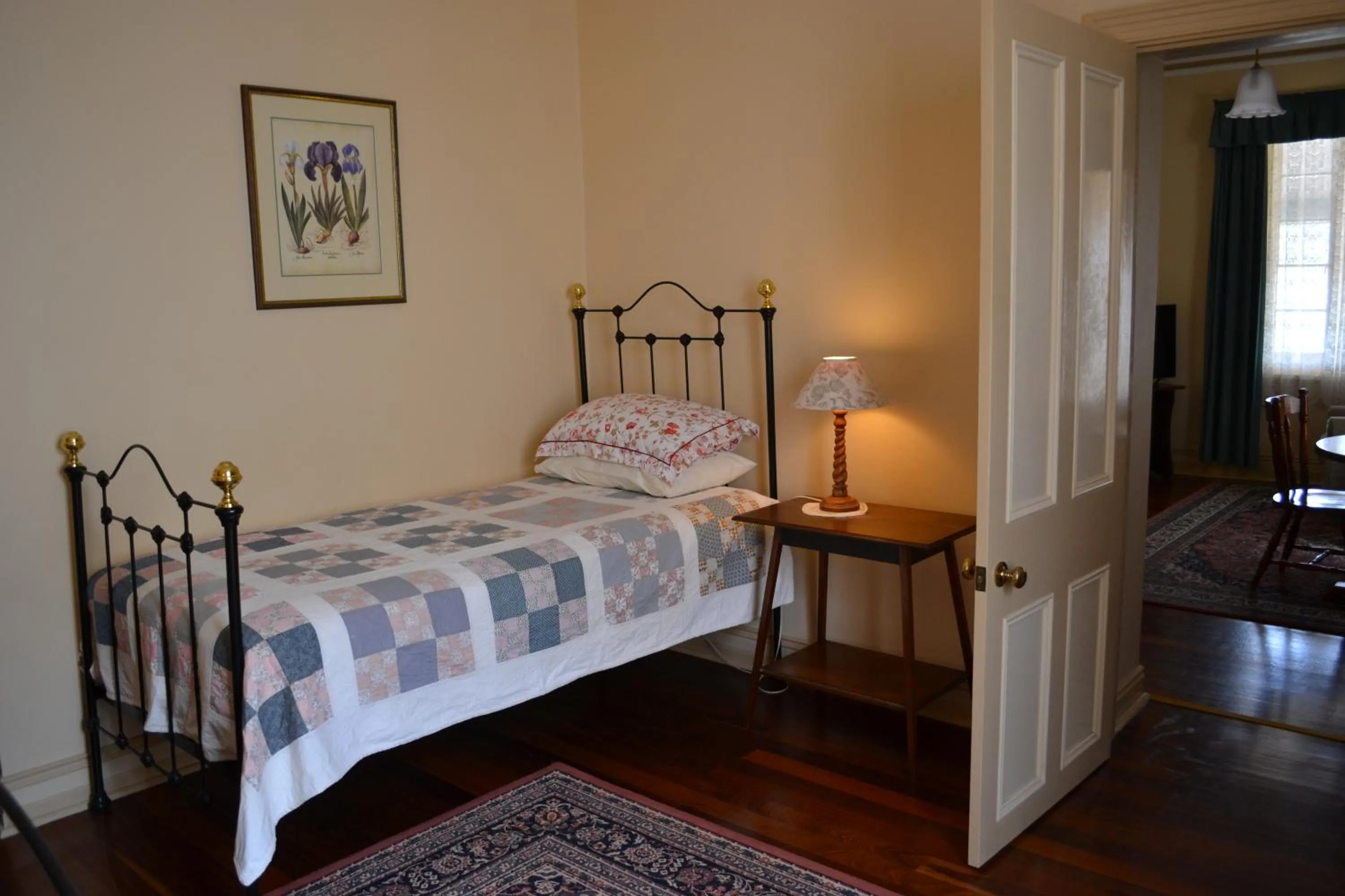 Bed in Robe House Heritage Accommodation