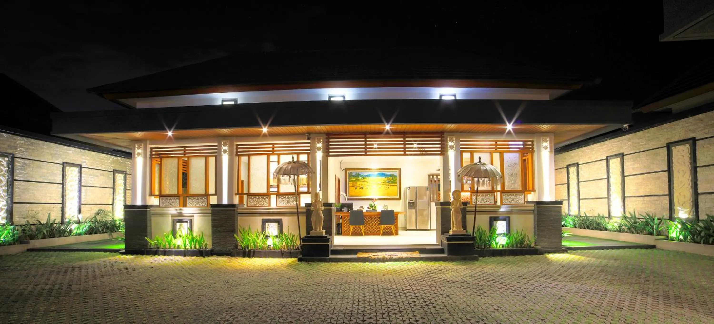 Garden in The Banyumas Suite Villa Legian