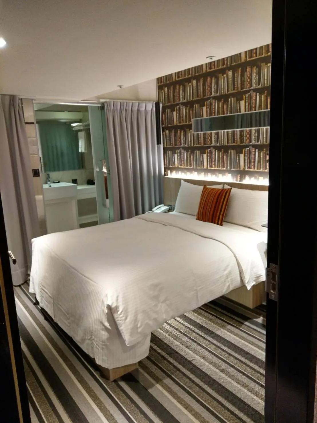 Bed in Via Hotel - Zhongxiao