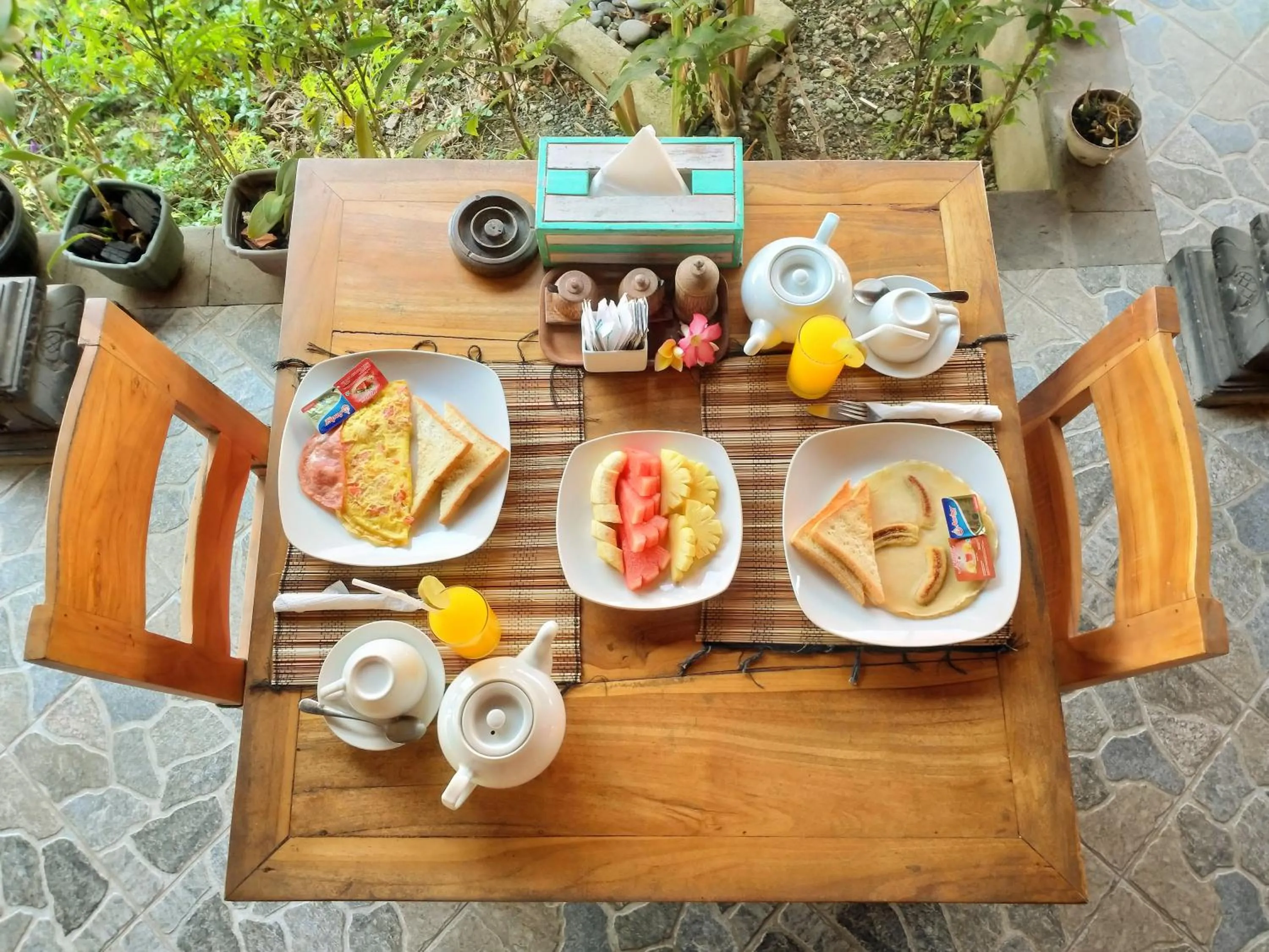 Breakfast in Garden Cottage Lembongan & Hostel