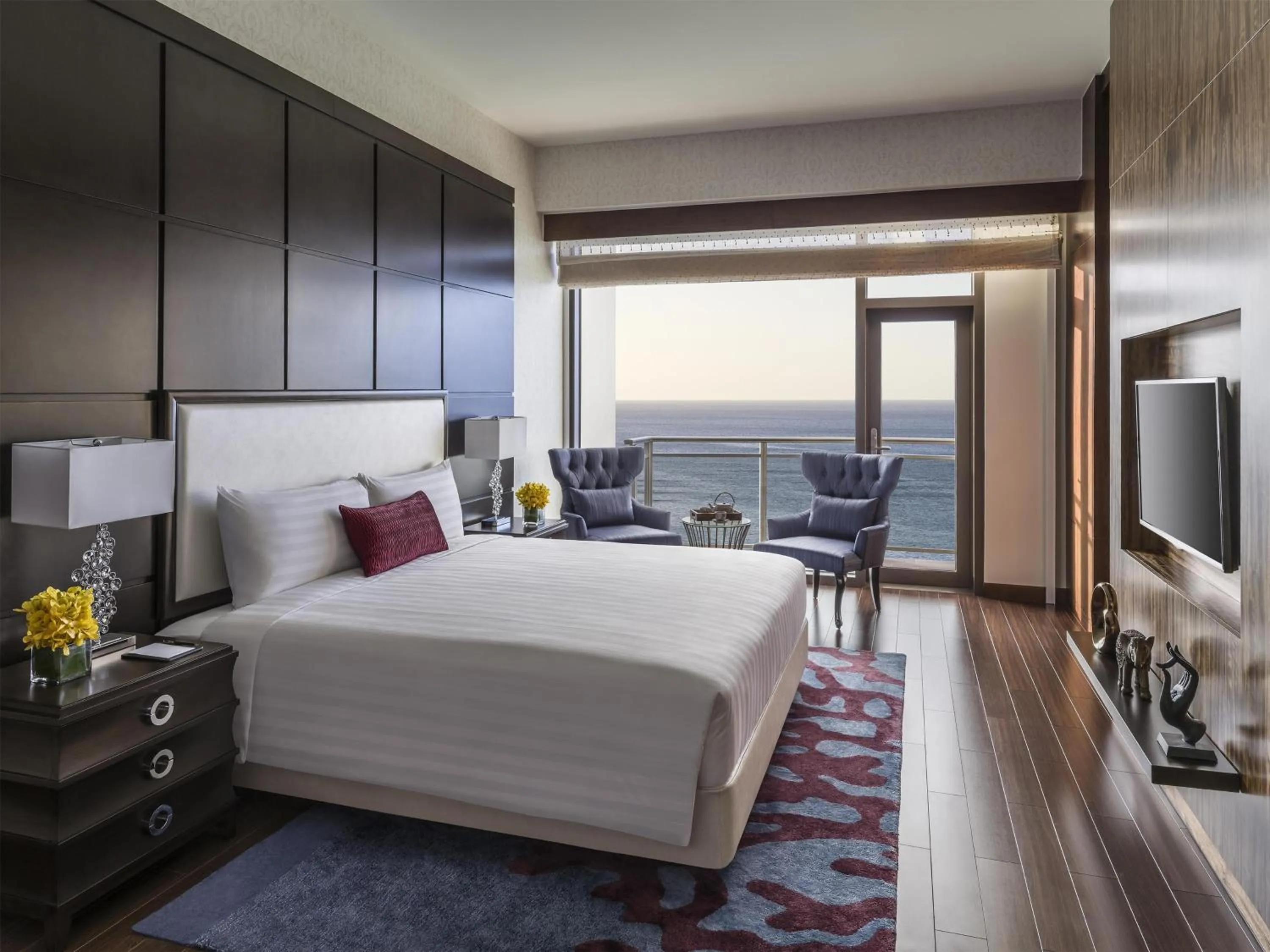 Bedroom, Bed in Dusit Thani Guam Resort