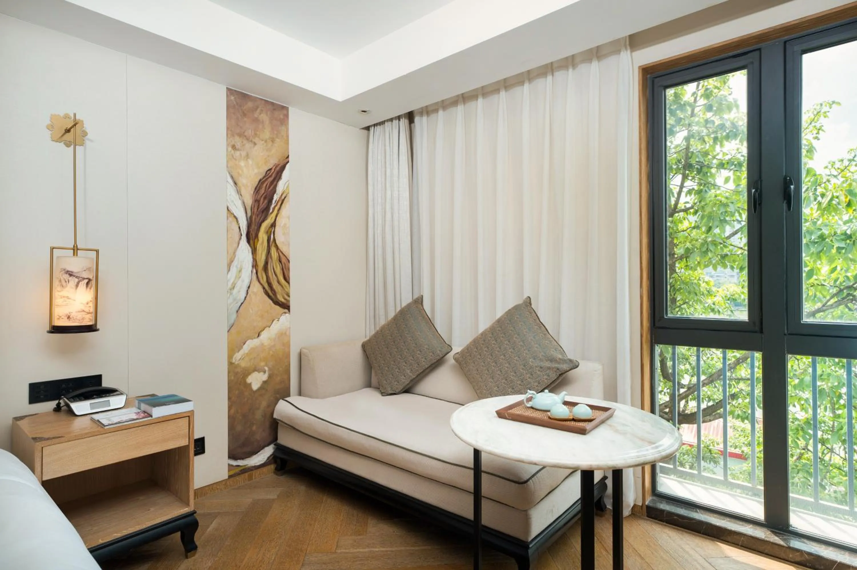 Seating area, Bed in 广州岭南五号酒店 LN Hotel Five