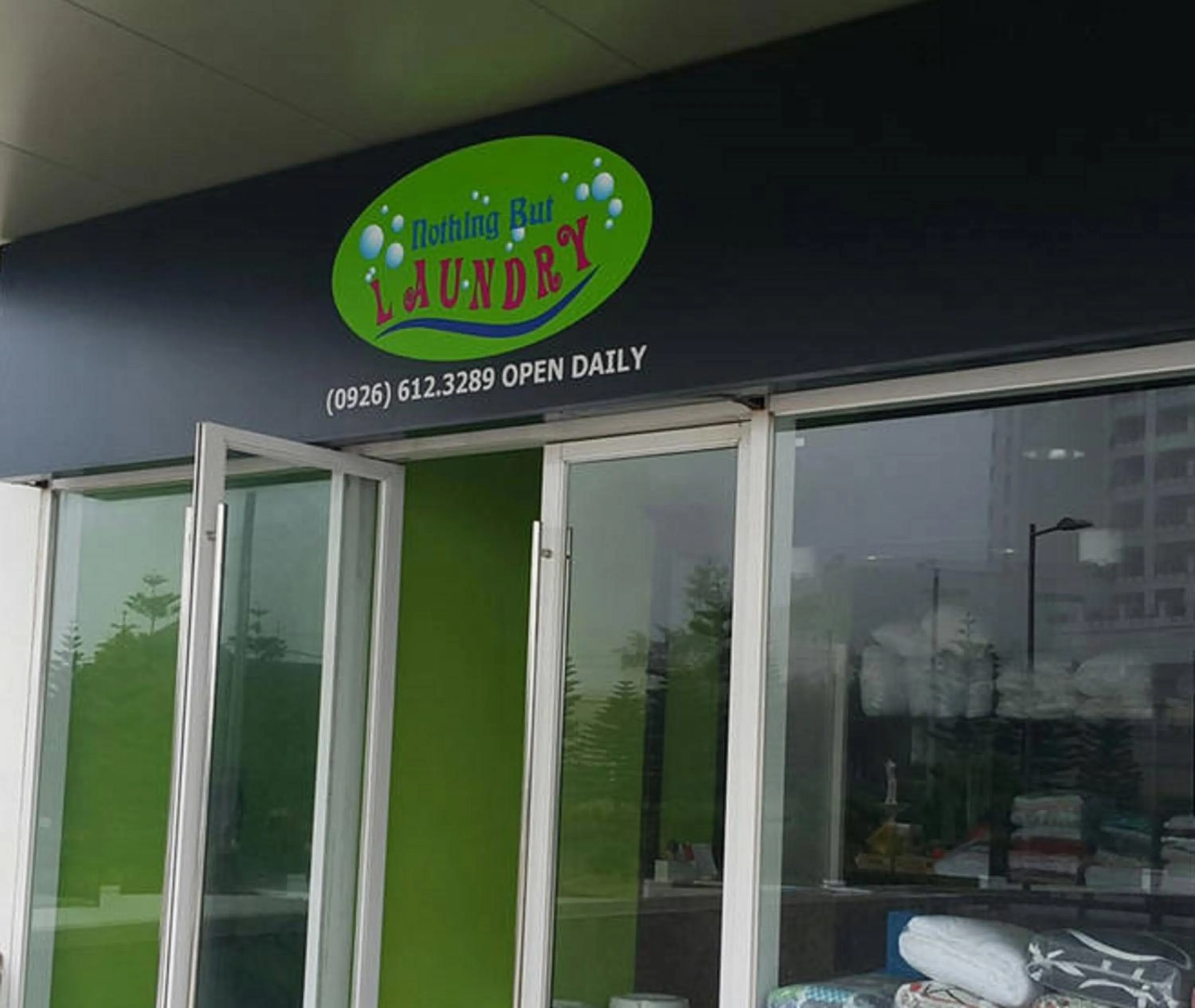 On-site shops in Blowing in the Wind - Lake View Apartments