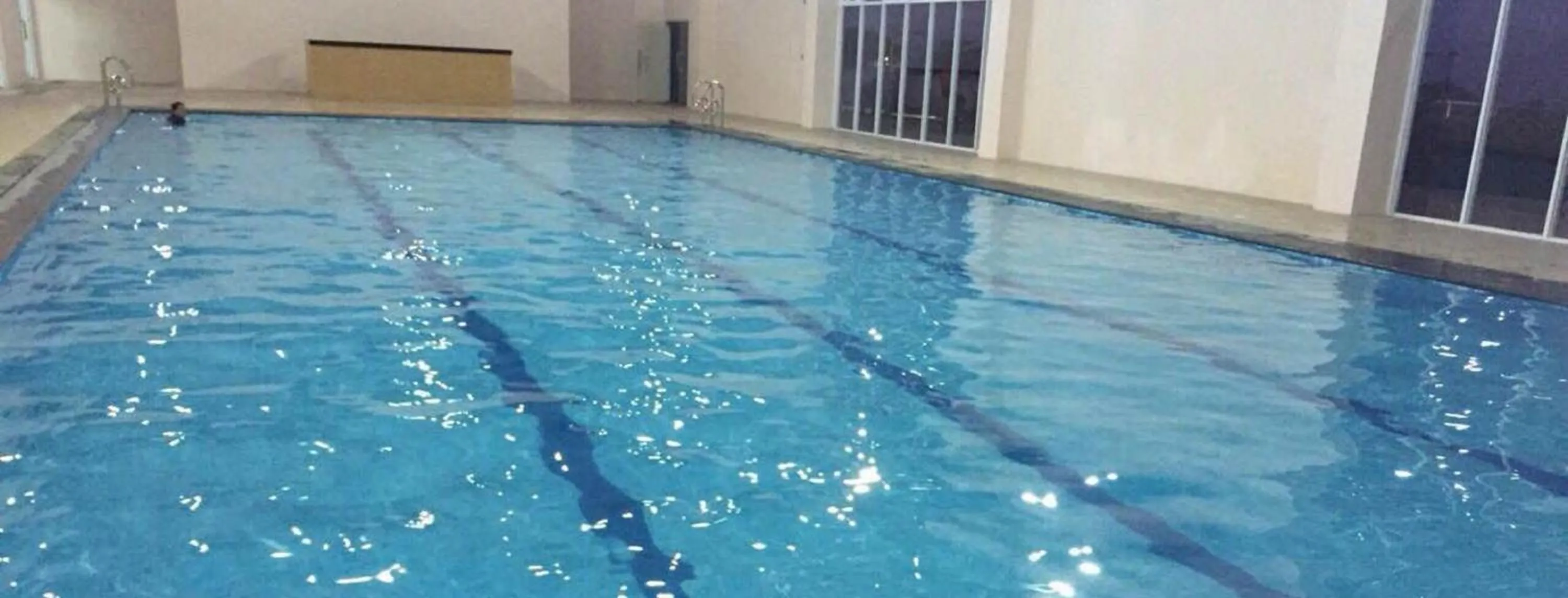 Swimming pool in Blowing in the Wind - Lake View Apartments