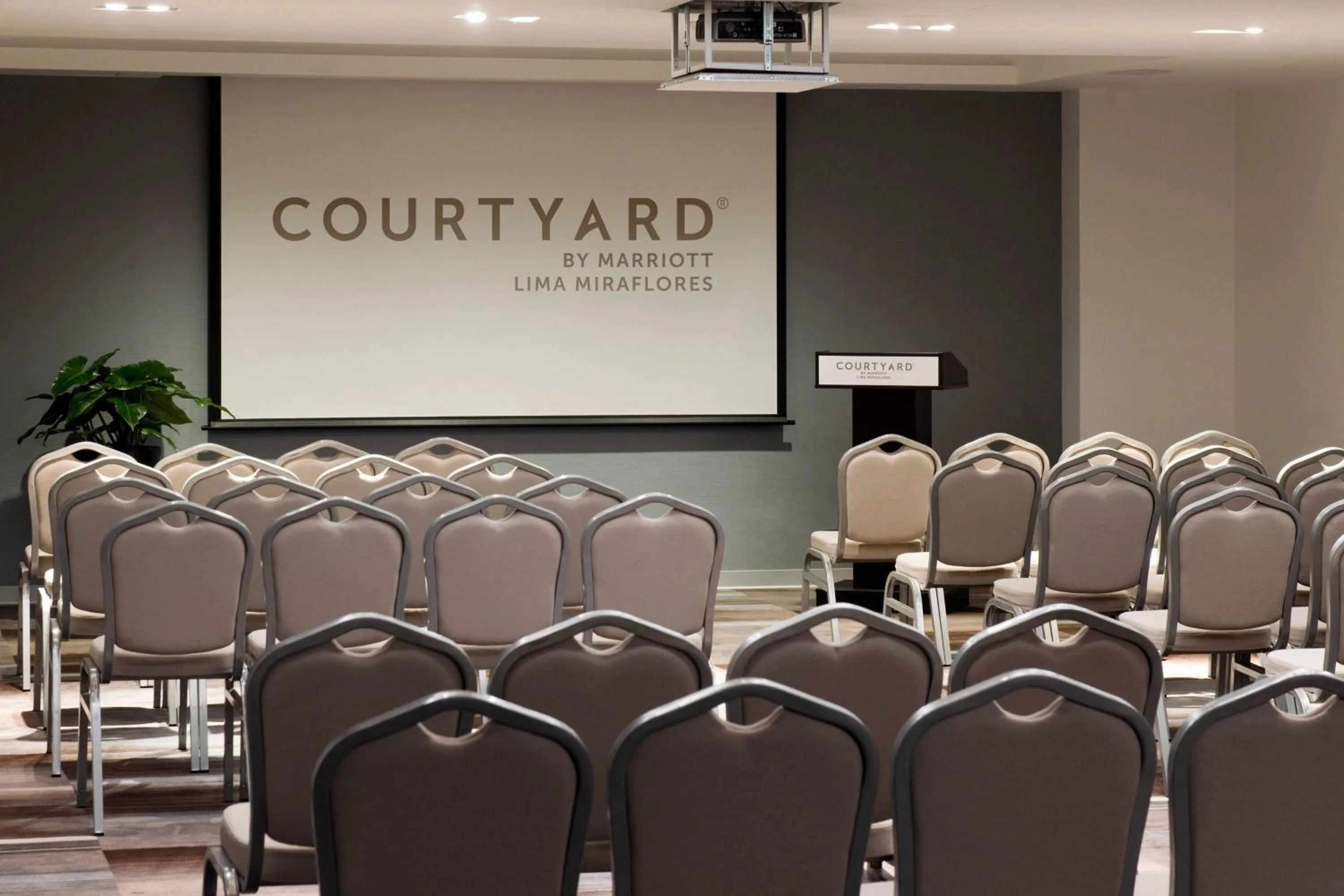 Meeting/conference room in Courtyard by Marriott Lima Miraflores