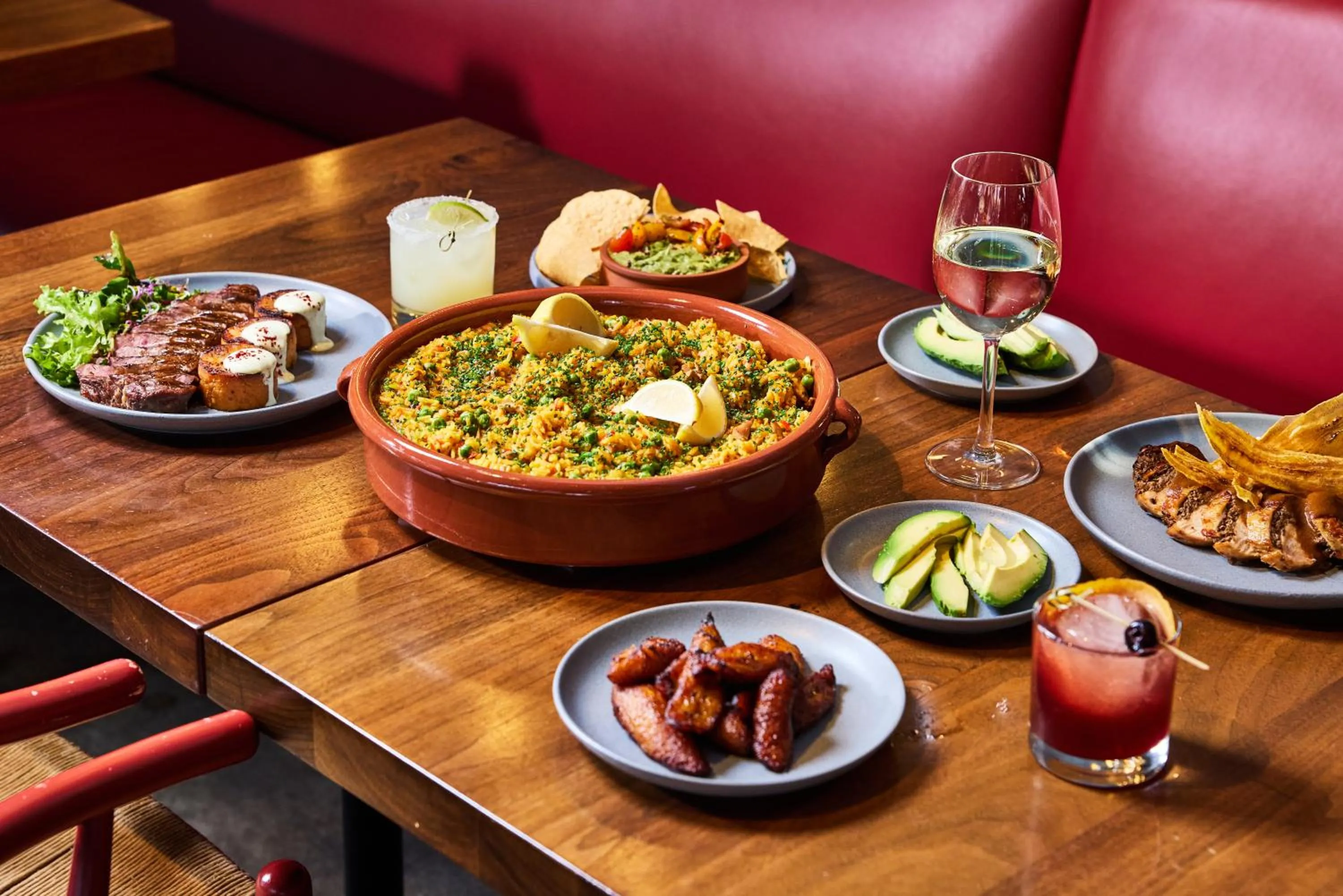 Restaurant/places to eat in The Envoy Hotel, Autograph Collection