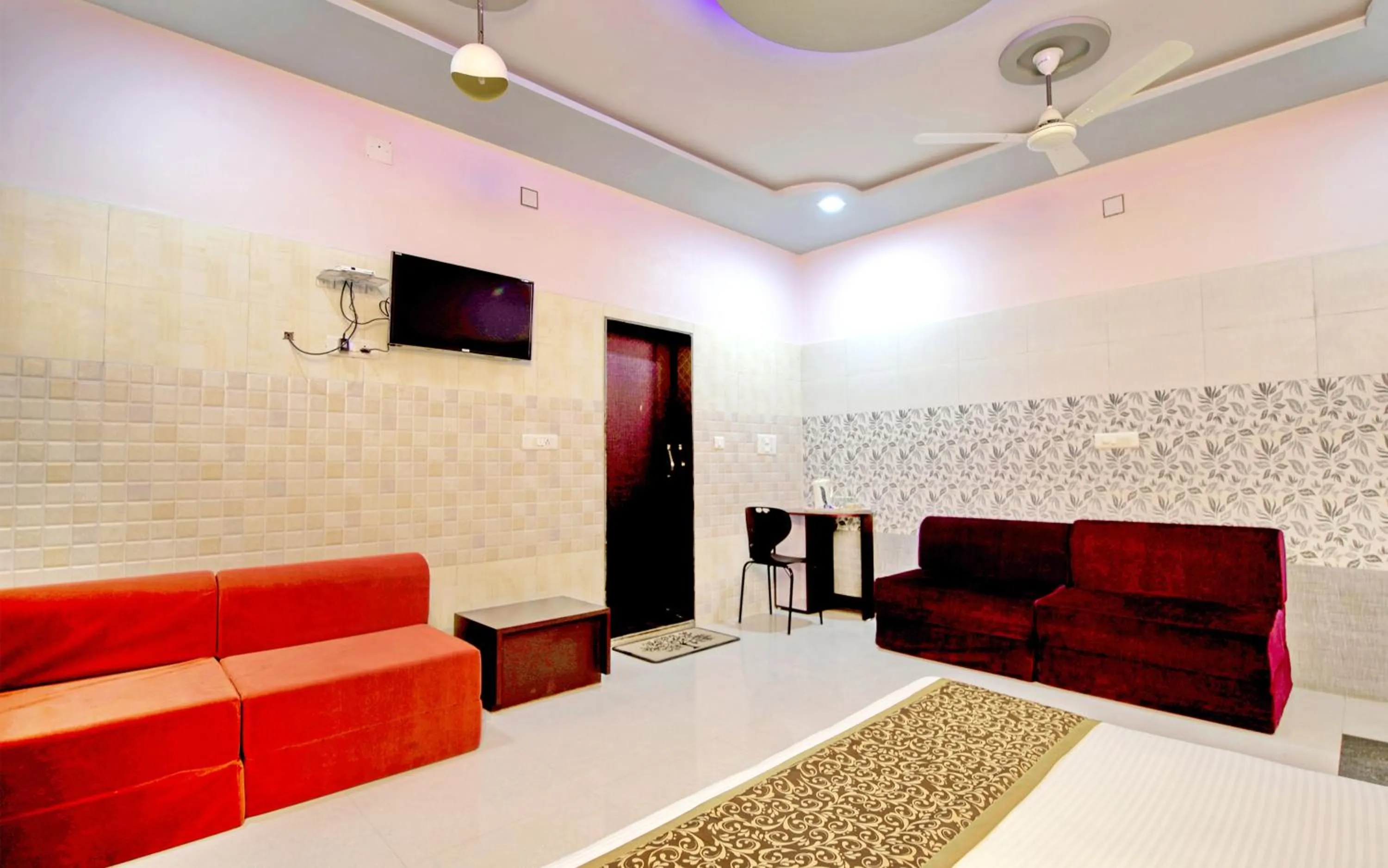 Decorative detail, Bed in Anil Farms Gir Jungle Resort