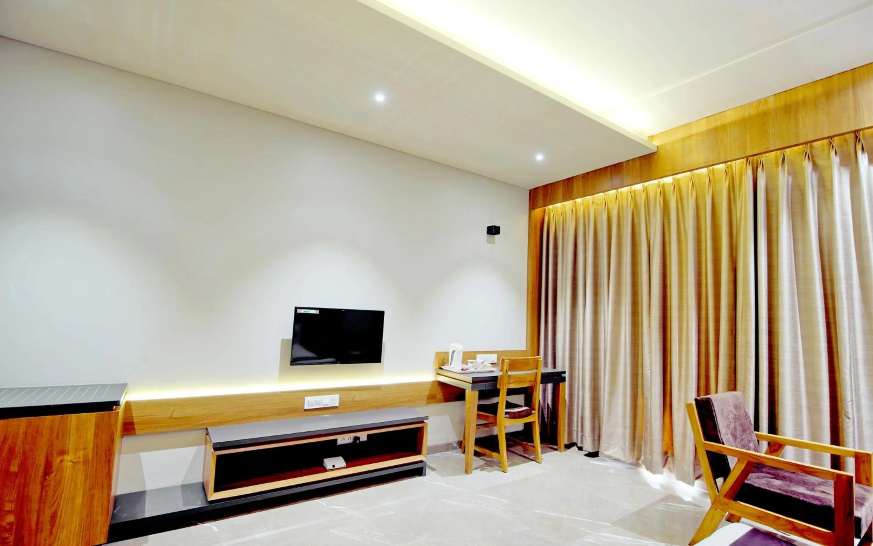 TV and multimedia, Bed in Anil Farms Gir Jungle Resort