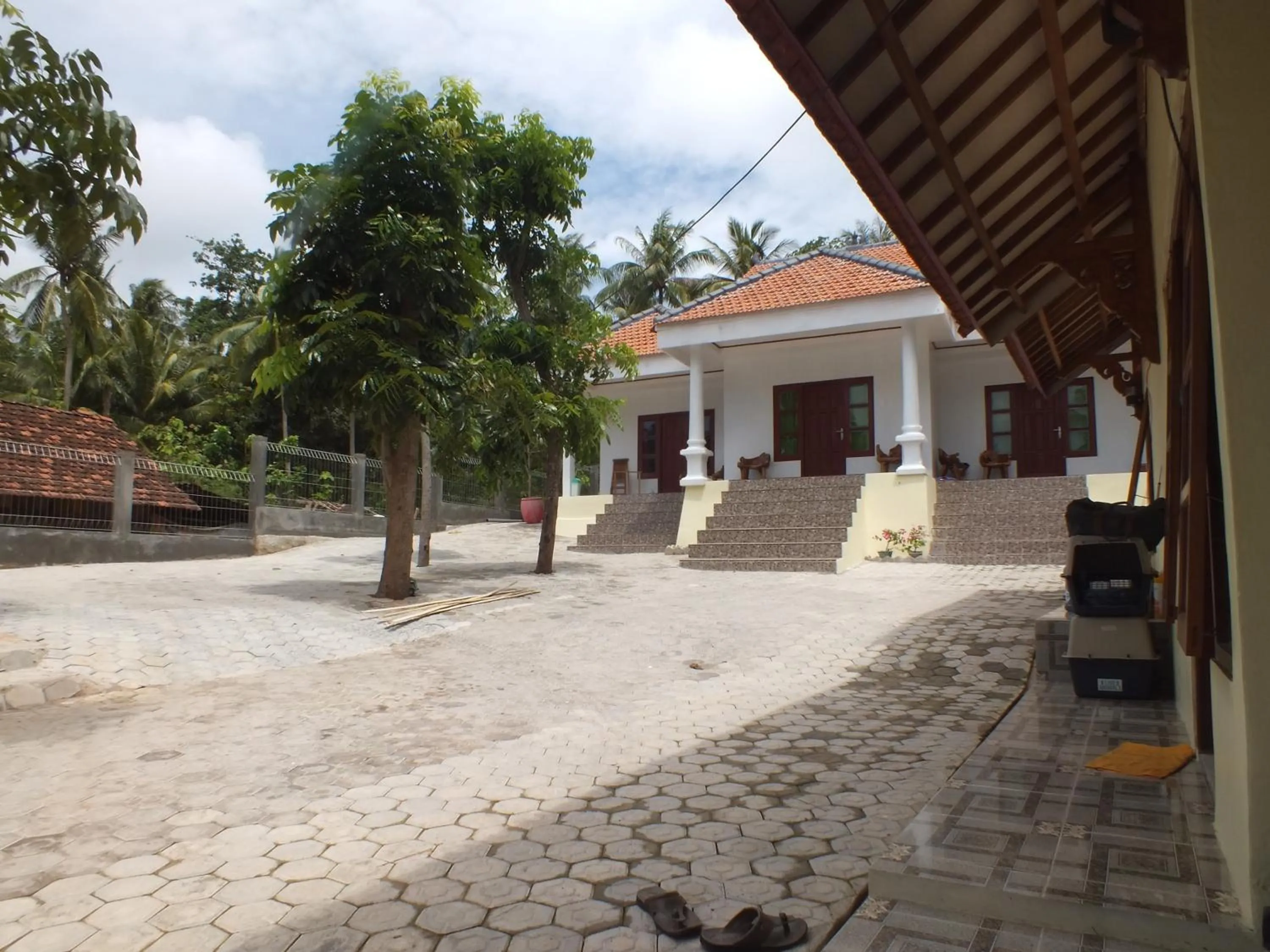 Facade/entrance in Karimunjannah House