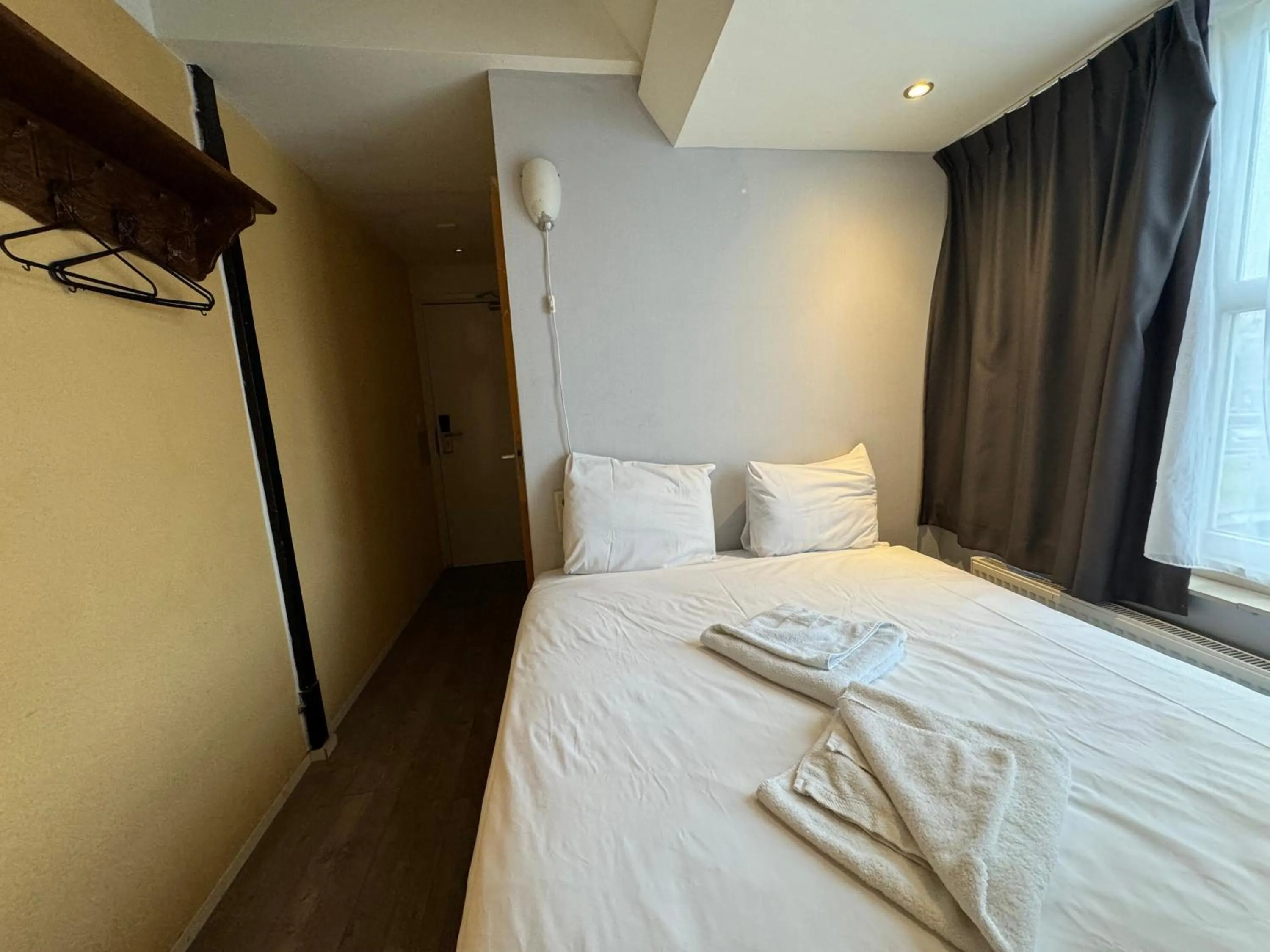 Bedroom, Bed in Hotel La Belle Vue