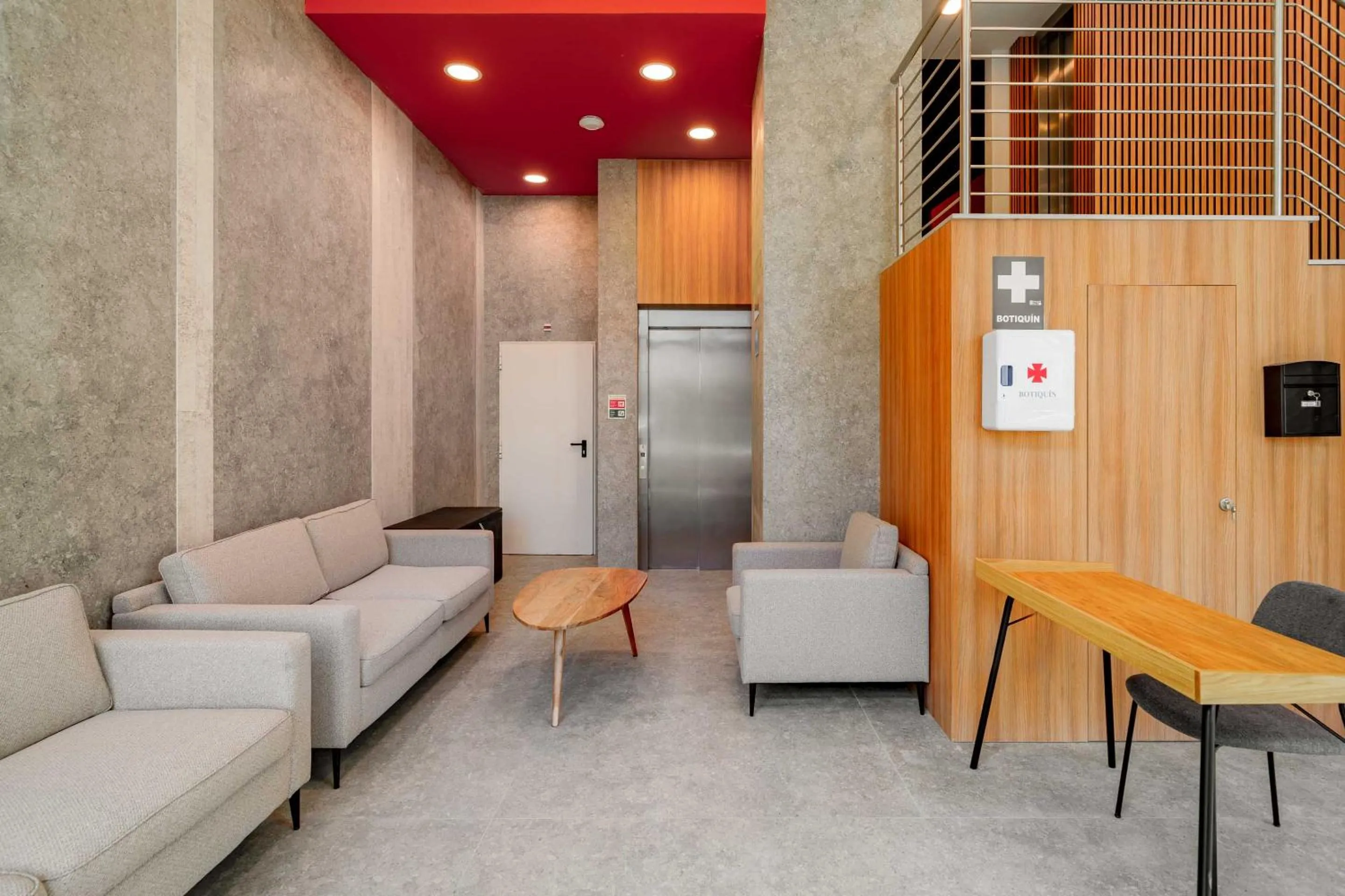 Property building in Limehome Lisbon Defensores de Chaves