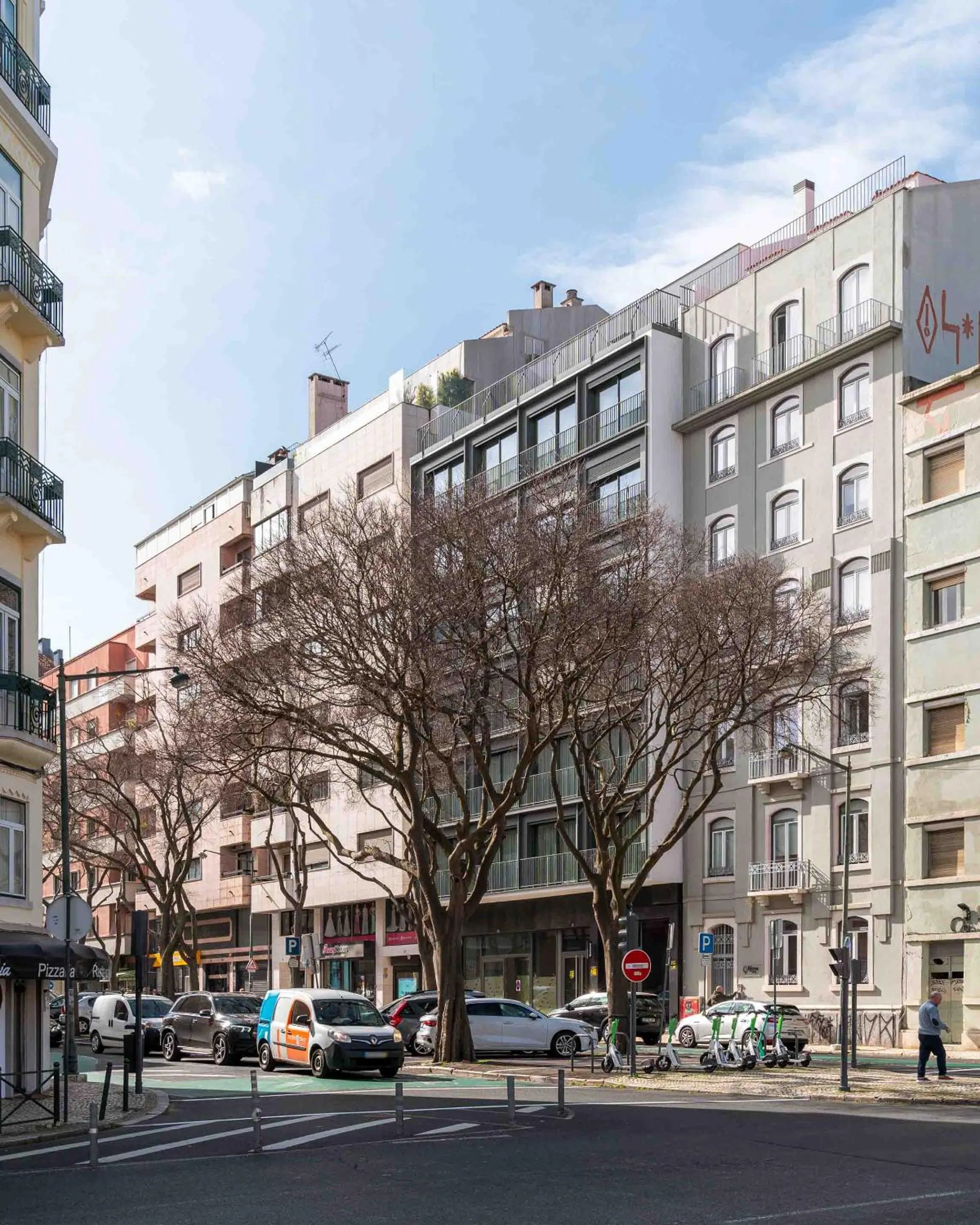 Neighbourhood in Limehome Lisbon Defensores de Chaves